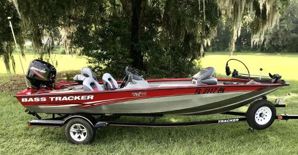 2010 Tracker Boats boat for sale, model of the boat is Pro Team 175TXW & Image # 1 of 11