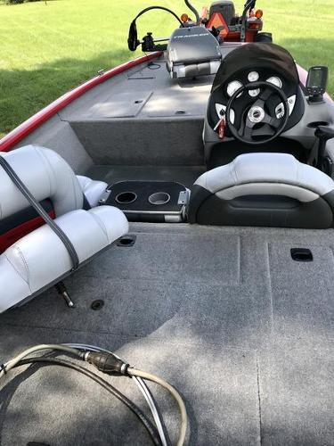 2010 Tracker Boats boat for sale, model of the boat is Pro Team 175TXW & Image # 5 of 11