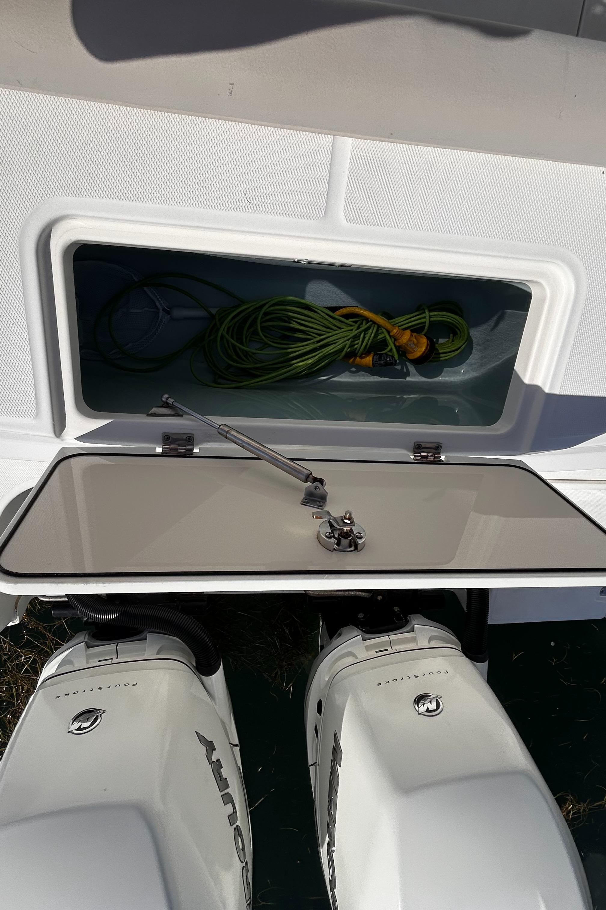2017 33 Boston Whaler 330 Outrage Aft Bilge