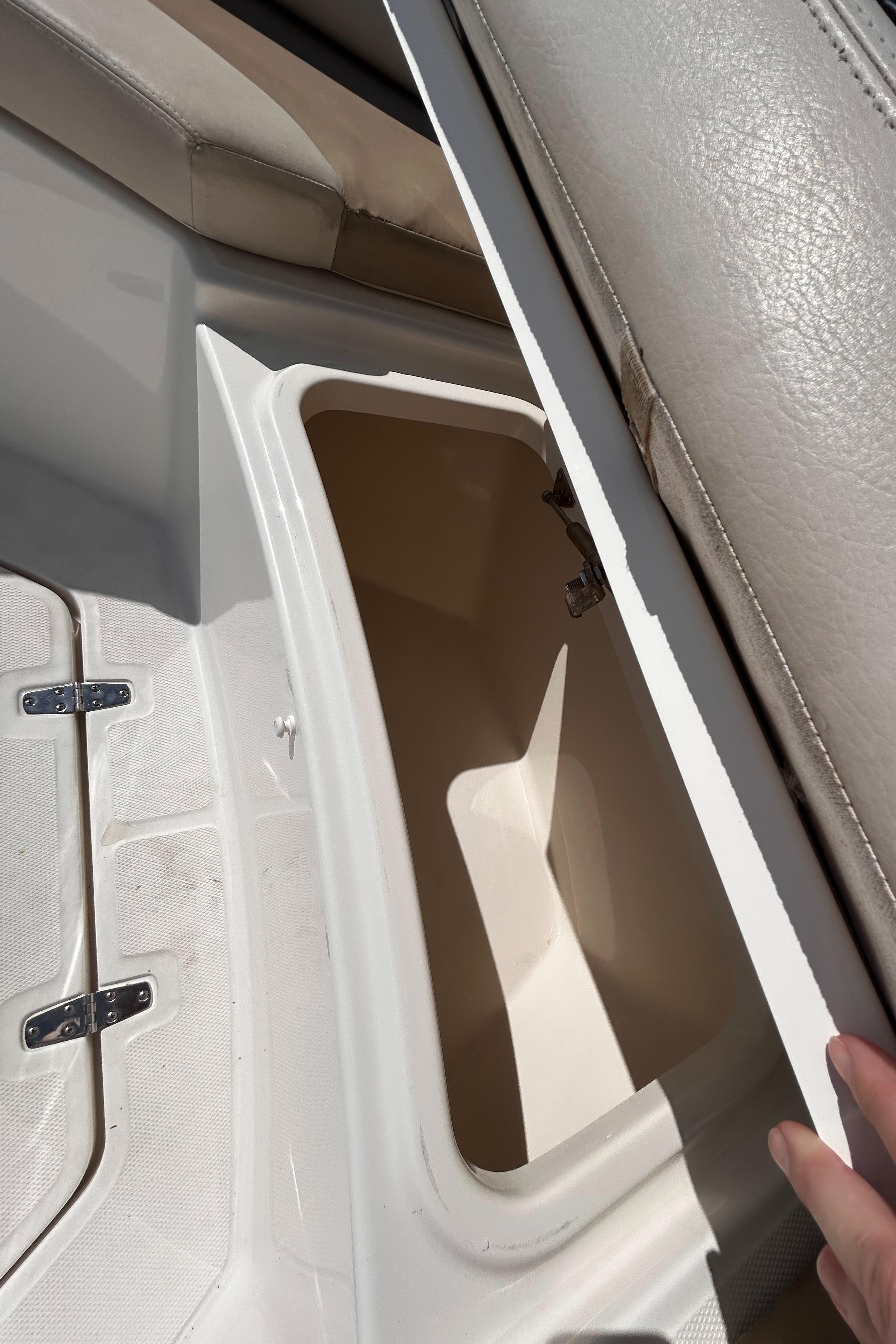 2017 33 Boston Whaler 330 Outrage Bow Storage