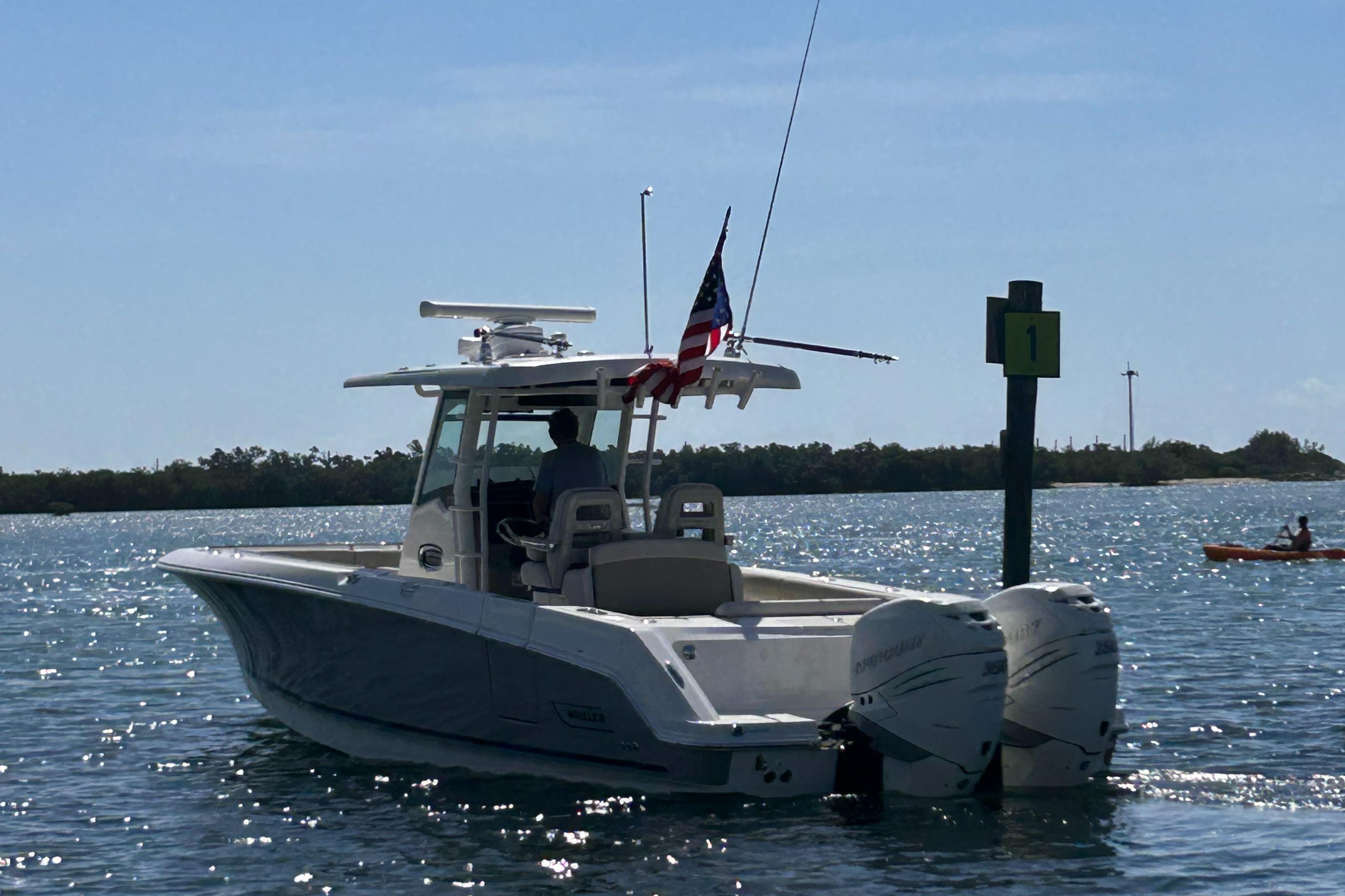 2017 33 Boston Whaler 330 Outrage Port Aft Profile