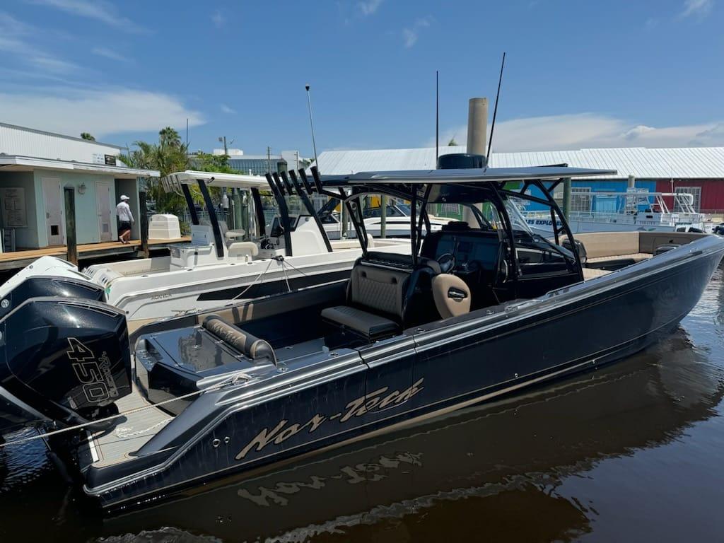 2021 Mercury 390 sport center console