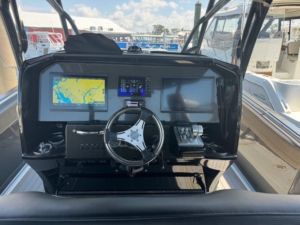 2021 Mercury 390 sport center console