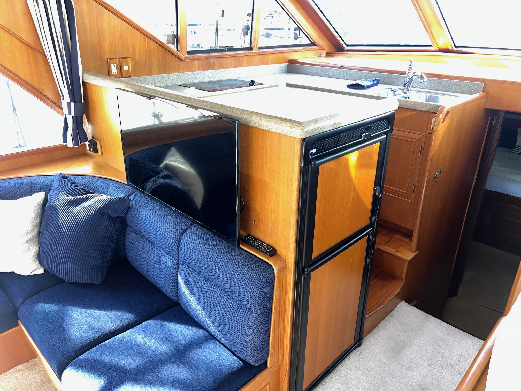 1998 Ocean Alexander 422 Sport Sedan #TBBA12345 inventory image at Sun Country Yachts, South Lake Union (Seattle) 1998 Ocean Alexander 422 Sport Sedan #TBBA12345 inventory image at Sun Country Yachts, South Lake Union (Seattle)