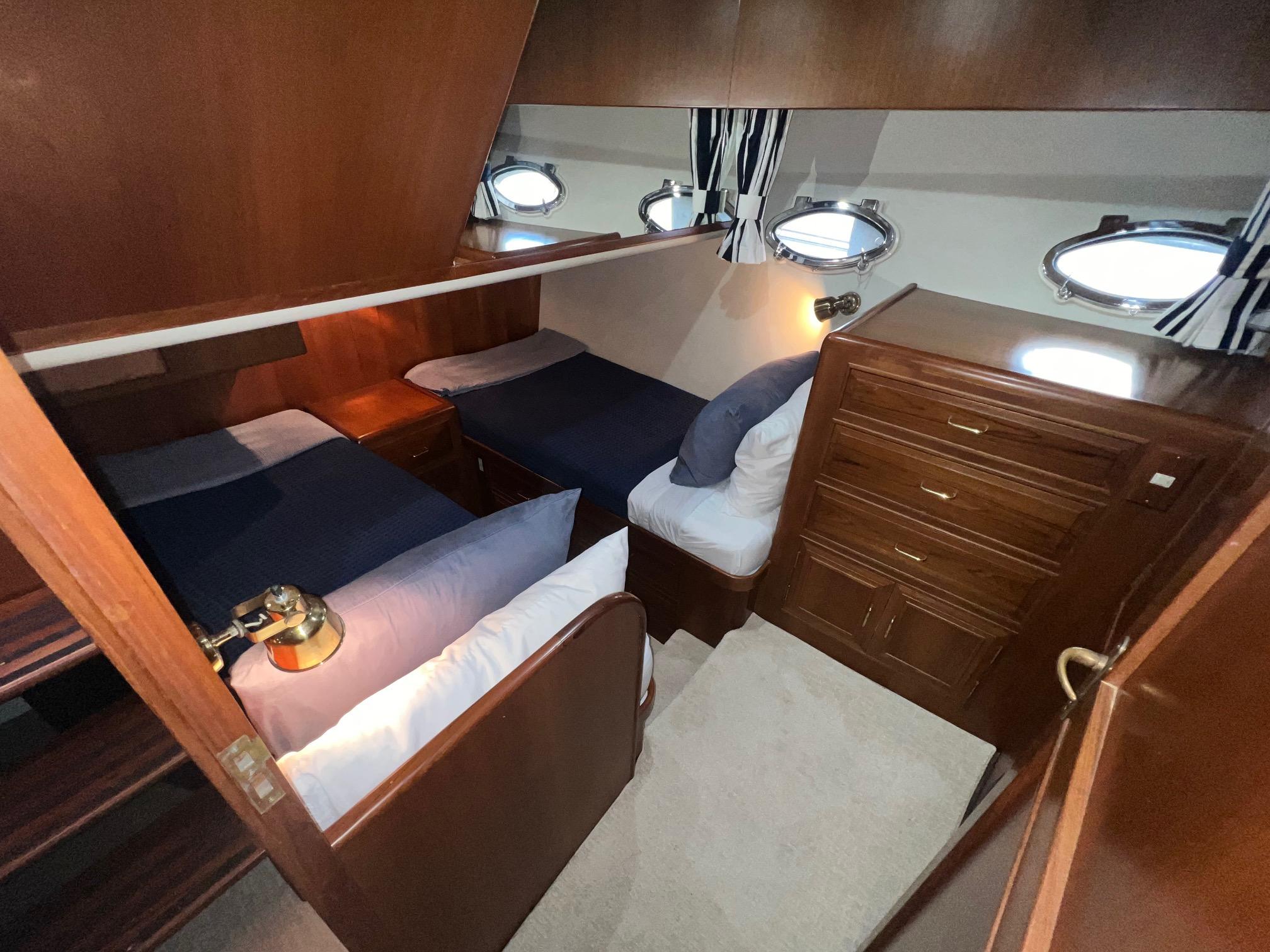 1998 Ocean Alexander 422 Sport Sedan #TBBA12345 inventory image at Sun Country Yachts, South Lake Union (Seattle) 1998 Ocean Alexander 422 Sport Sedan #TBBA12345 inventory image at Sun Country Yachts, South Lake Union (Seattle)