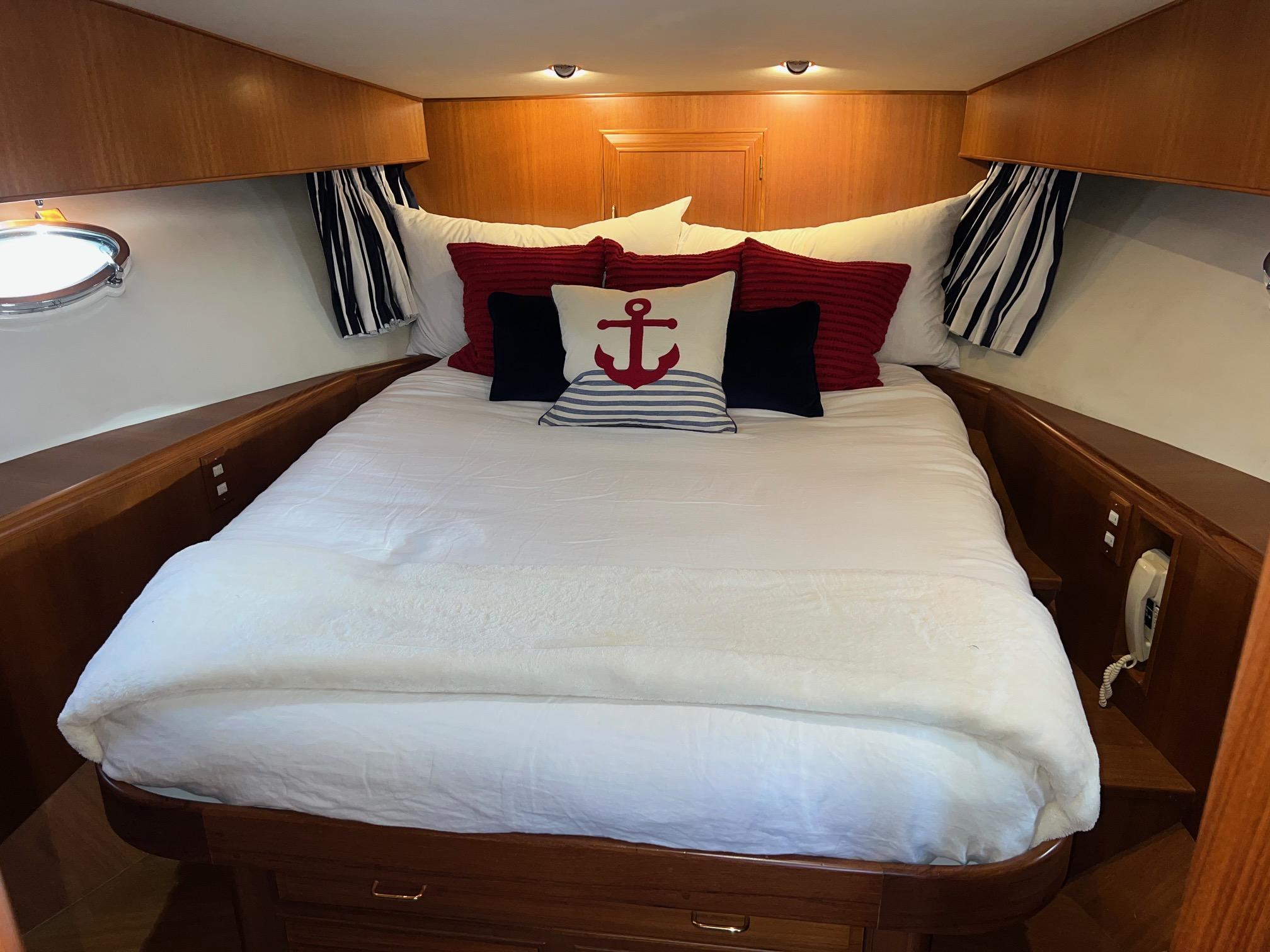 1998 Ocean Alexander 422 Sport Sedan #TBBA12345 inventory image at Sun Country Yachts, South Lake Union (Seattle) 1998 Ocean Alexander 422 Sport Sedan #TBBA12345 inventory image at Sun Country Yachts, South Lake Union (Seattle)