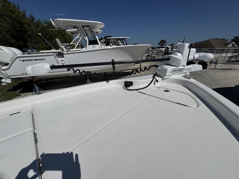 2023-blue-wave-2400-purebay-power-9738280-20250521123137253-1_XLARGE