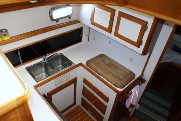 33 Cape Dory FB Galley