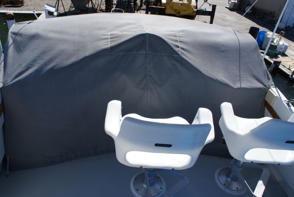 33 Cape Dory FB Upper helm cover