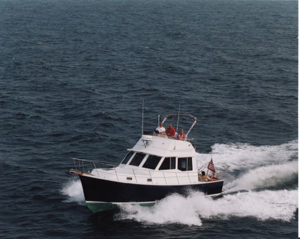 33 Cape Dory FB Running Side