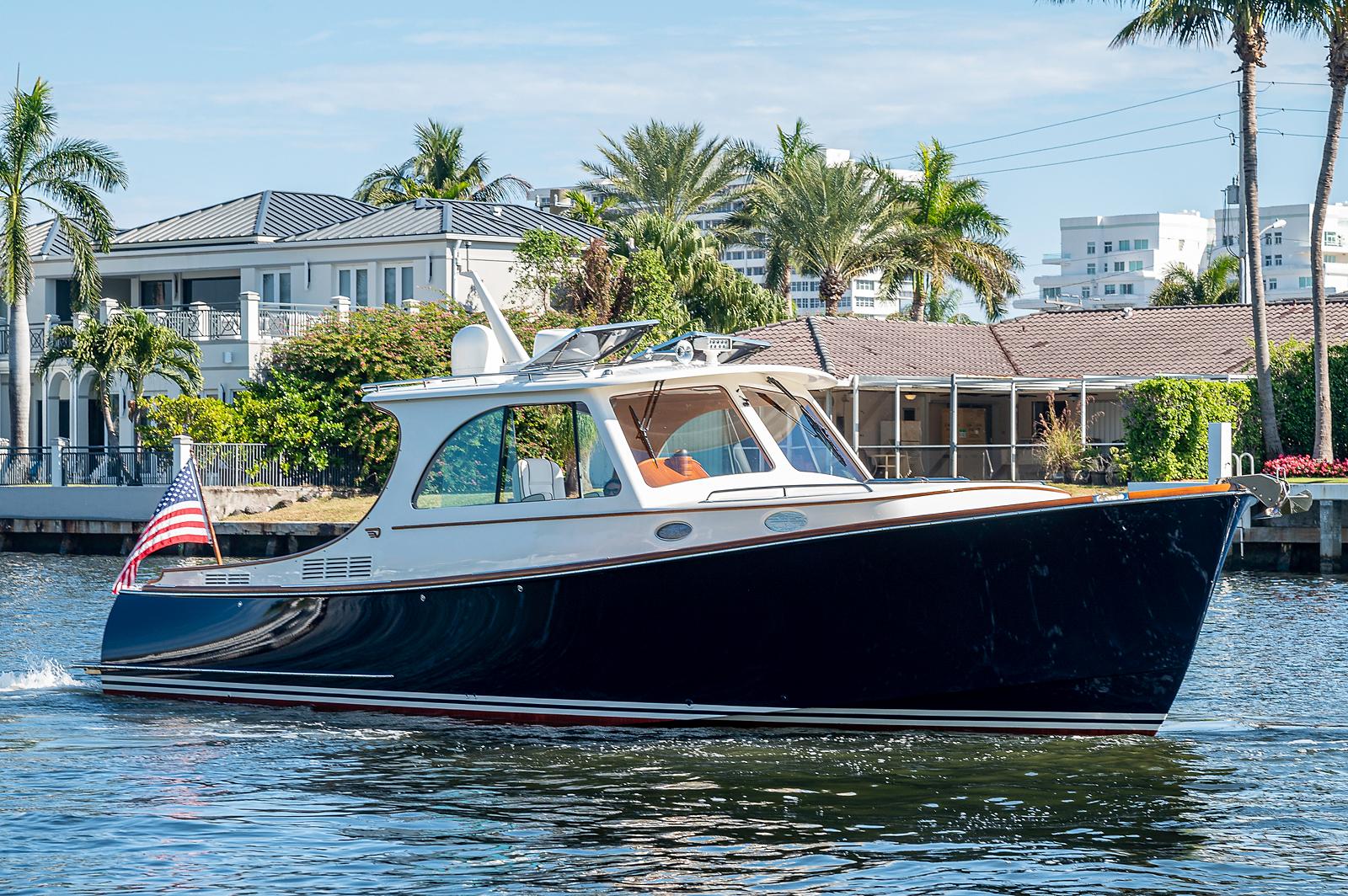 2019 HINCKLEY PICNIC BOAT 37 MKIII