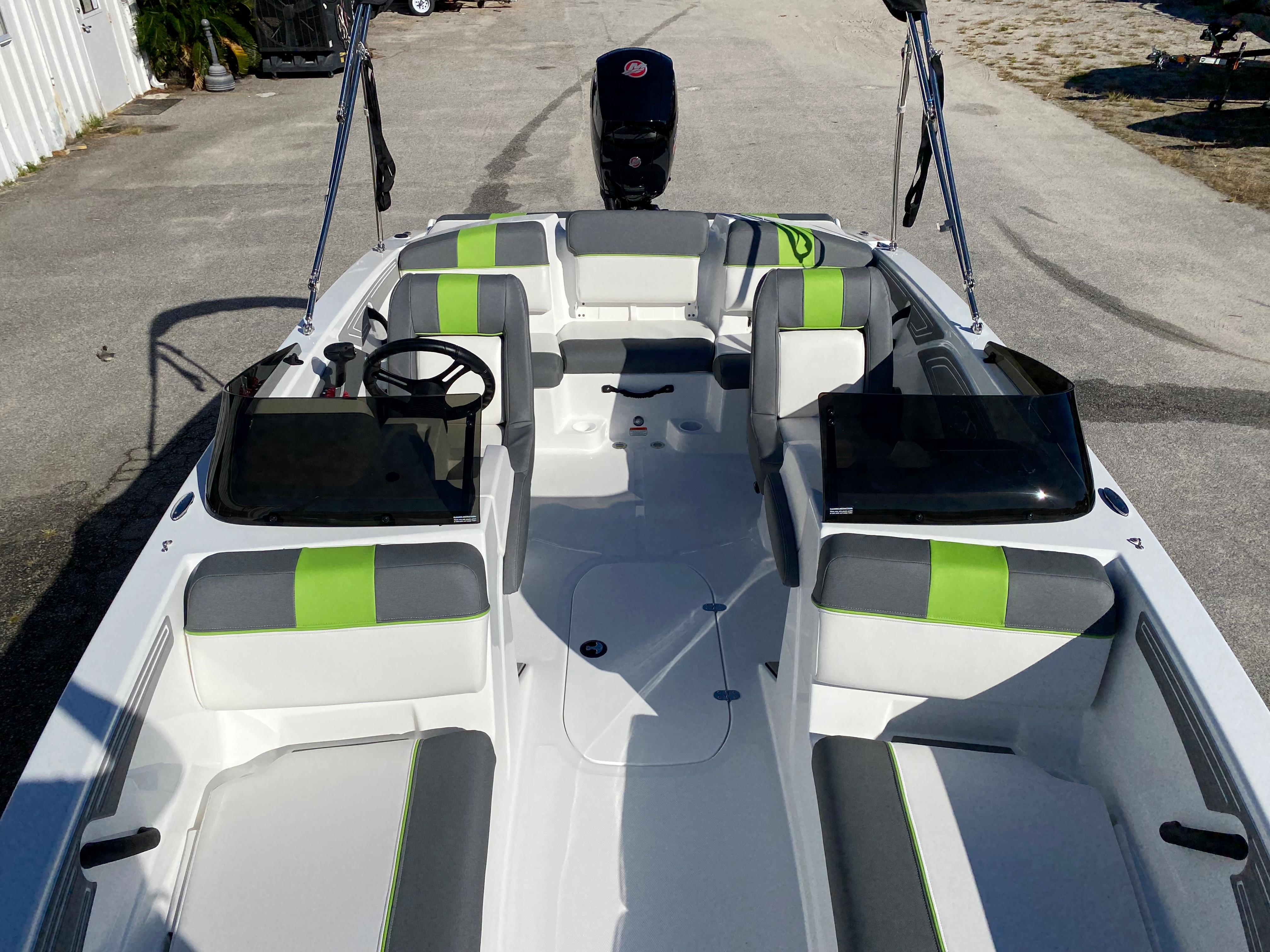 2024 Tahoe® T21