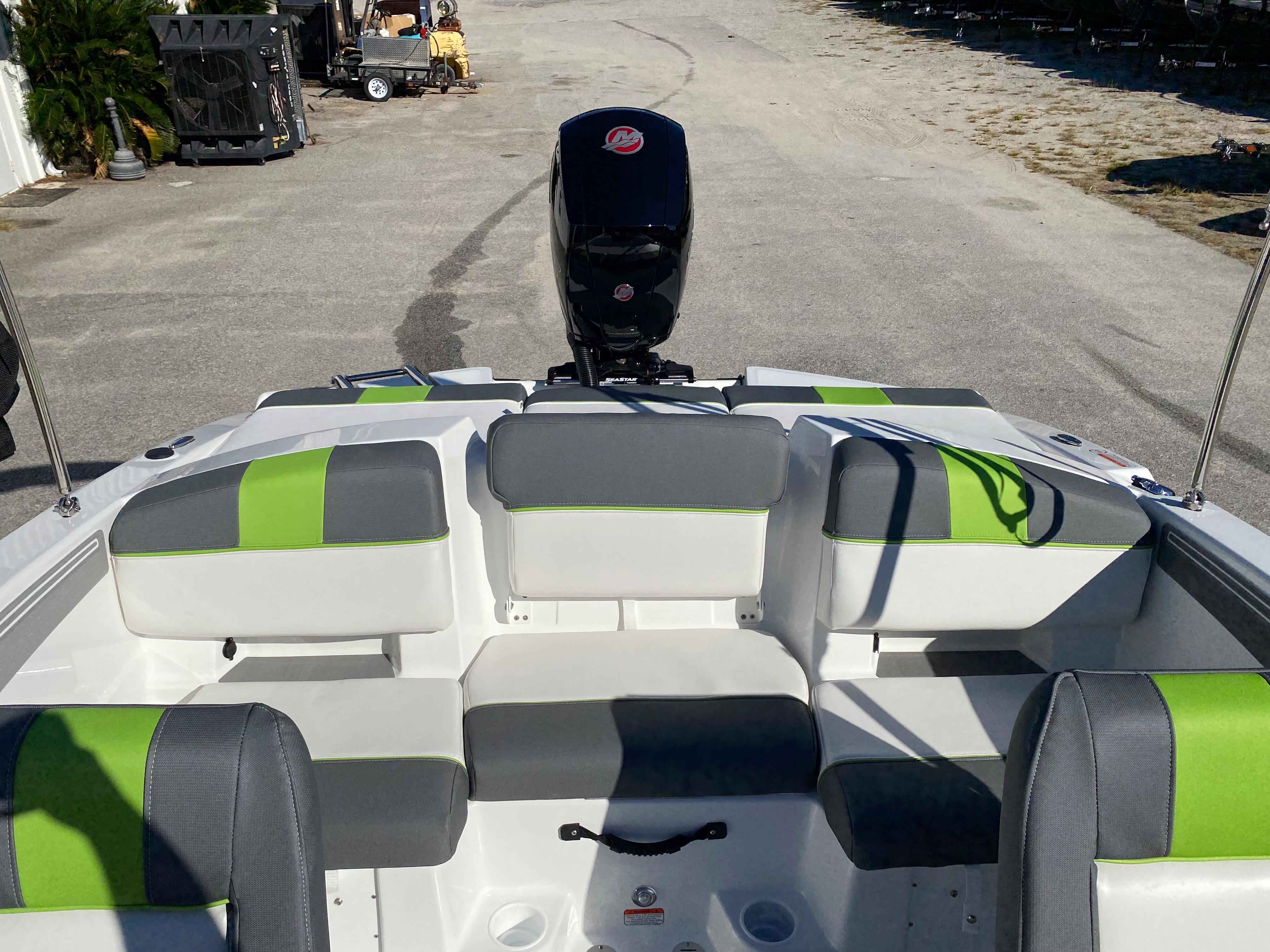 2024 Tahoe® T21