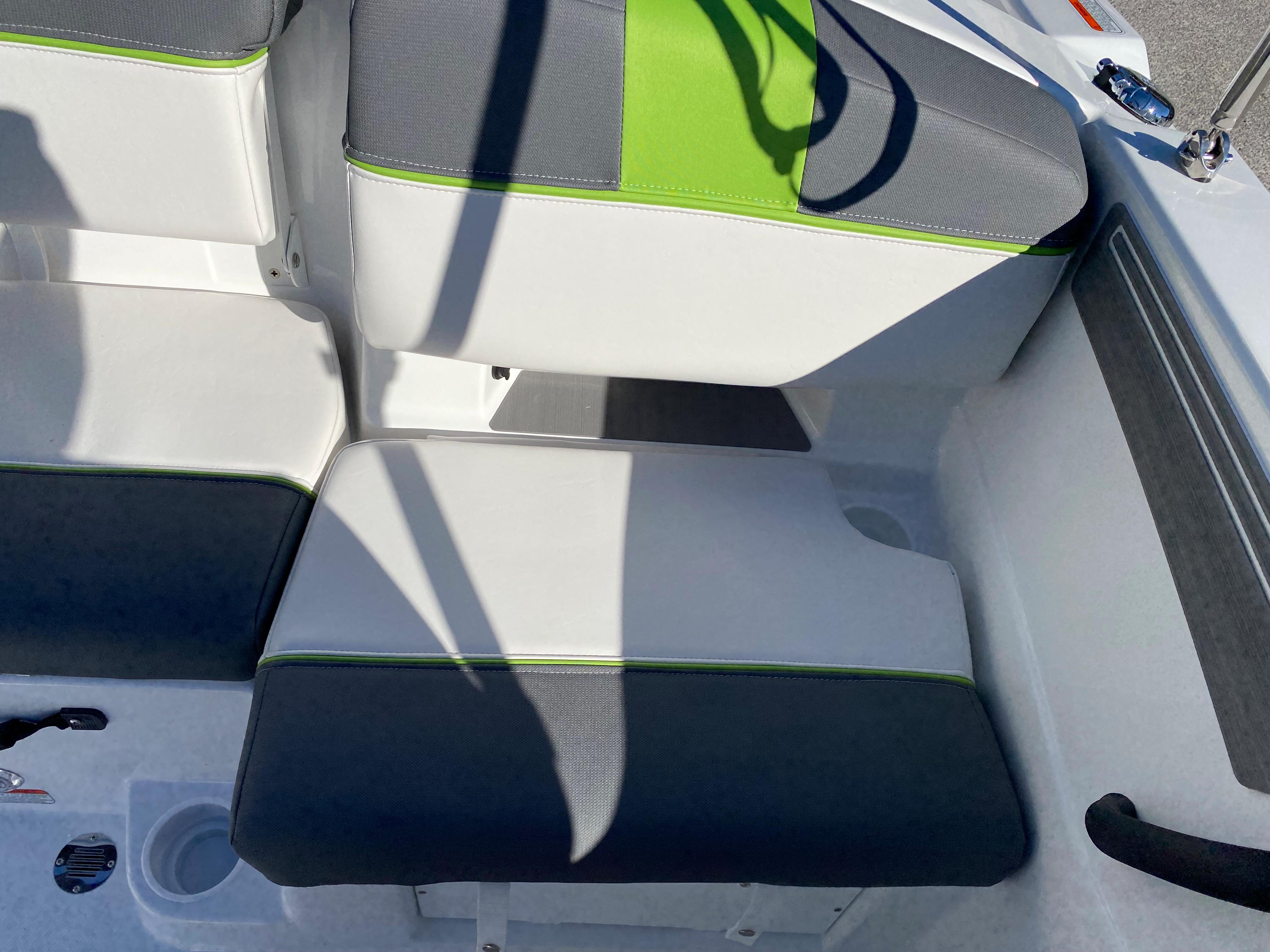 2024 Tahoe® T21