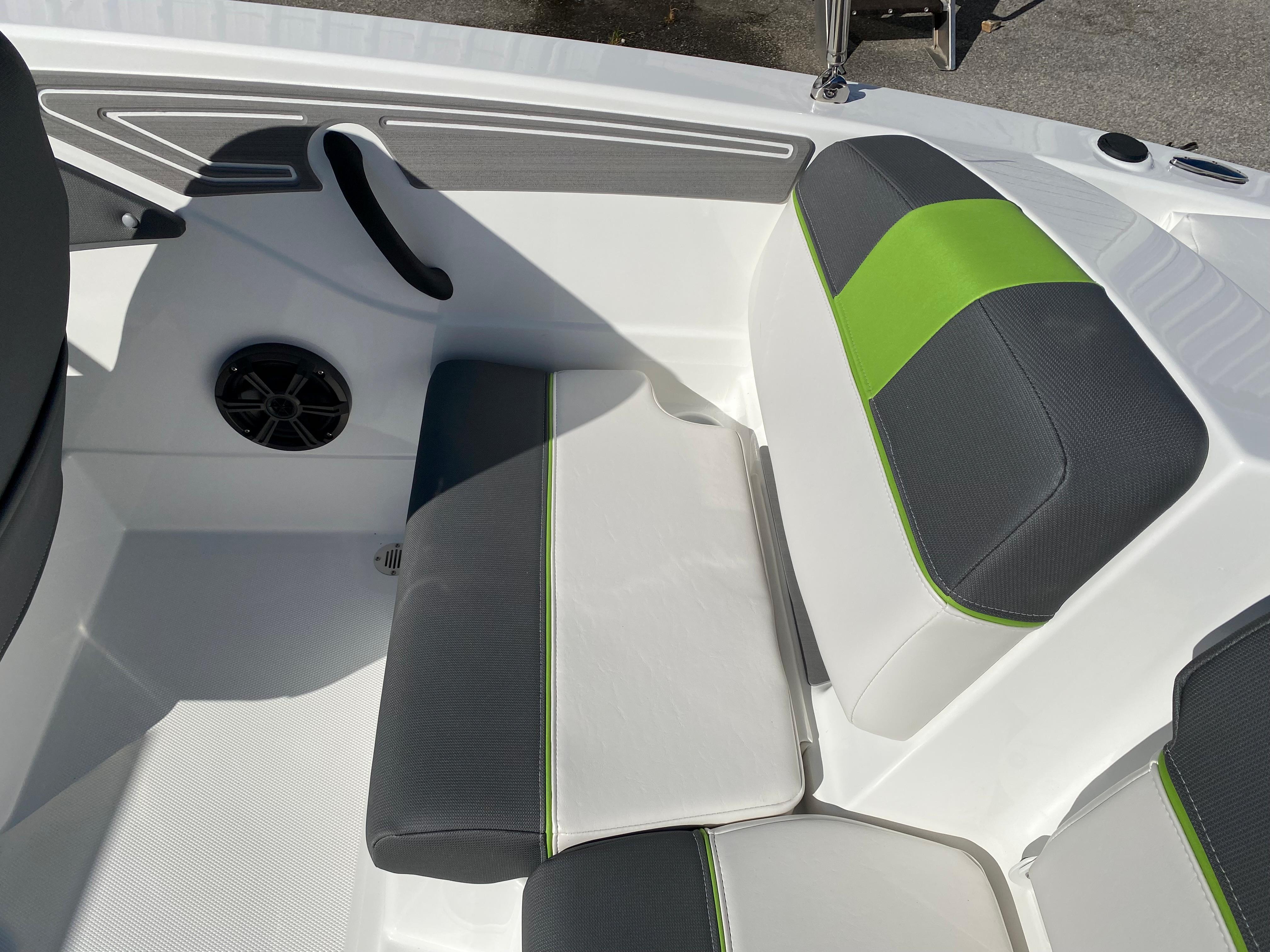 2024 Tahoe® T21