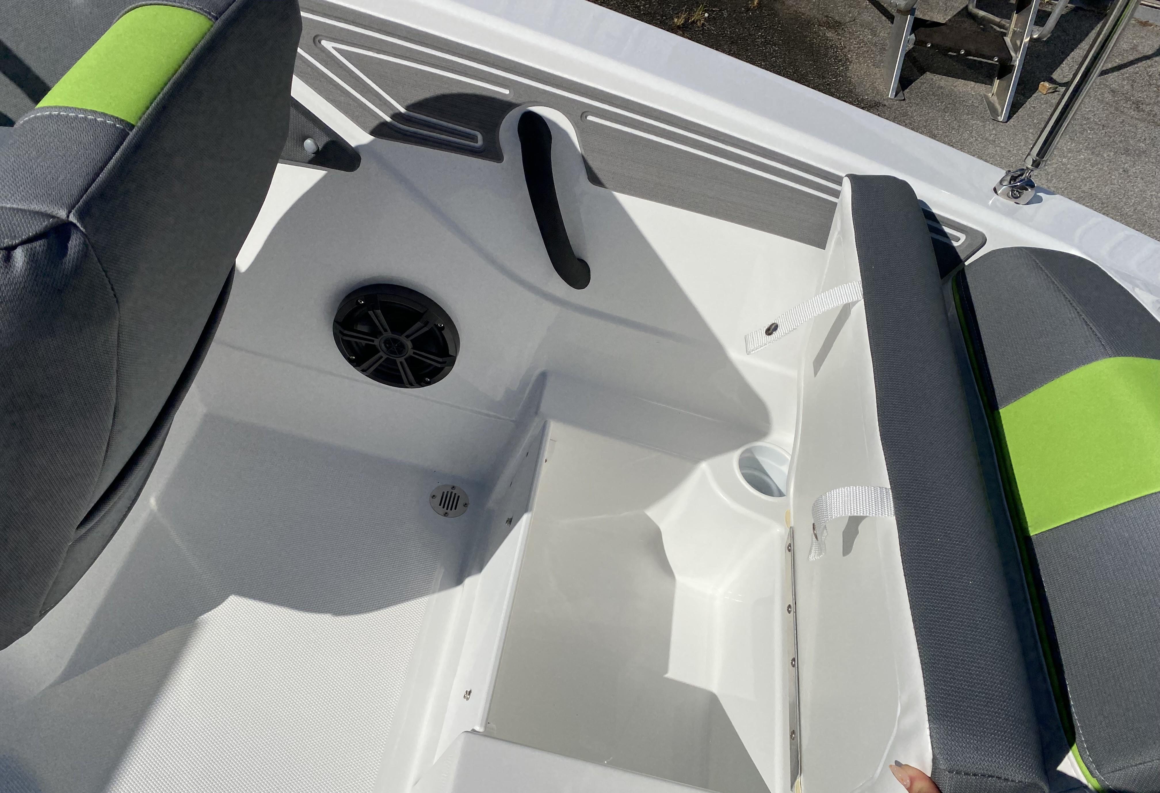 2024 Tahoe® T21