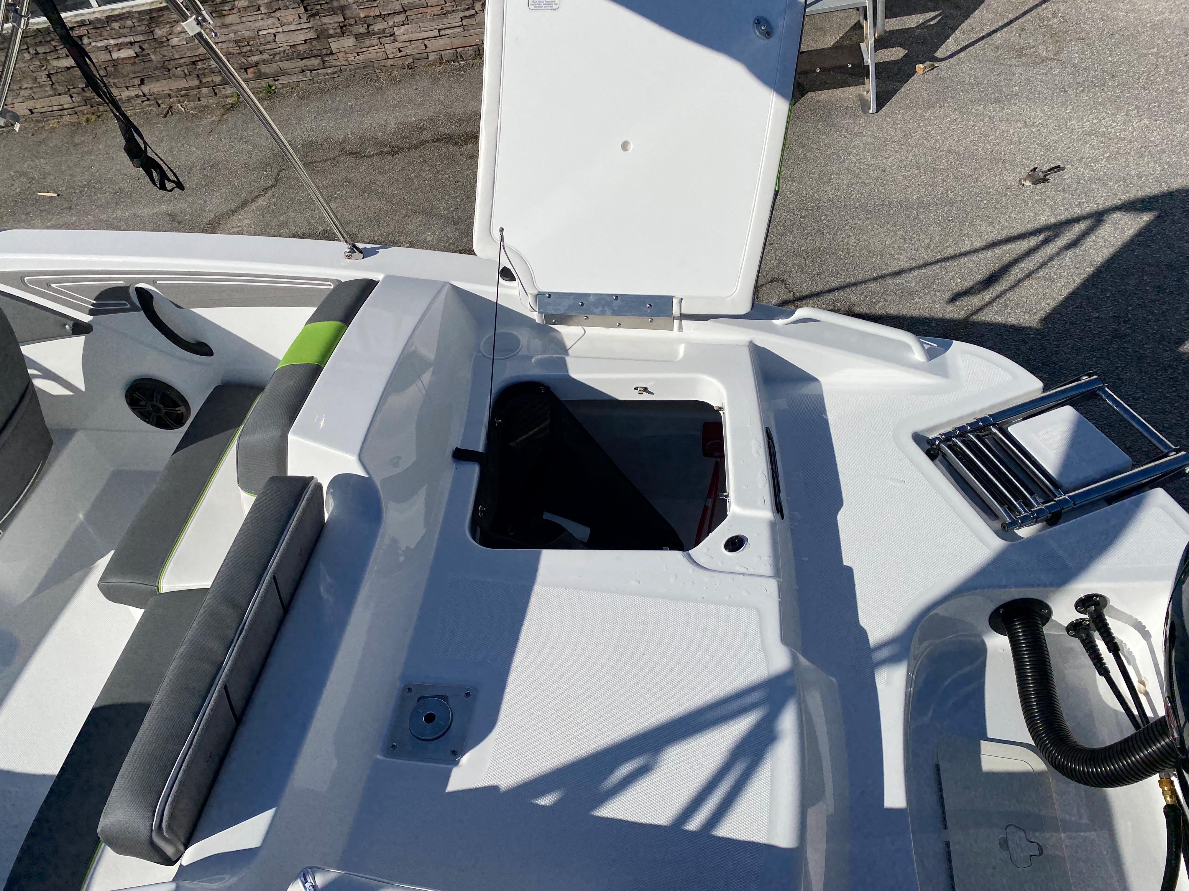 2024 Tahoe® T21
