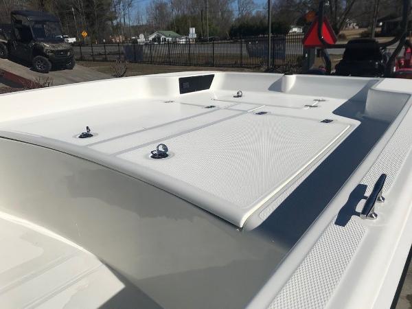 2021 Mako boat for sale, model of the boat is Pro Skiff 17 CC & Image # 6 of 18