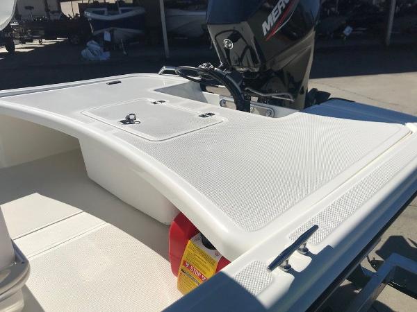 2021 Mako boat for sale, model of the boat is Pro Skiff 17 CC & Image # 7 of 18