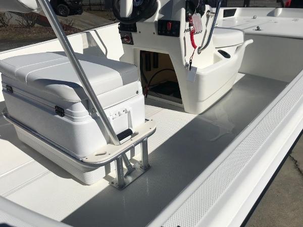 2021 Mako boat for sale, model of the boat is Pro Skiff 17 CC & Image # 8 of 18