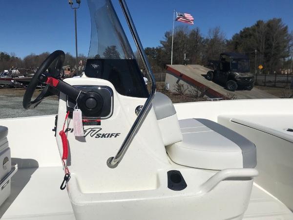2021 Mako boat for sale, model of the boat is Pro Skiff 17 CC & Image # 9 of 18