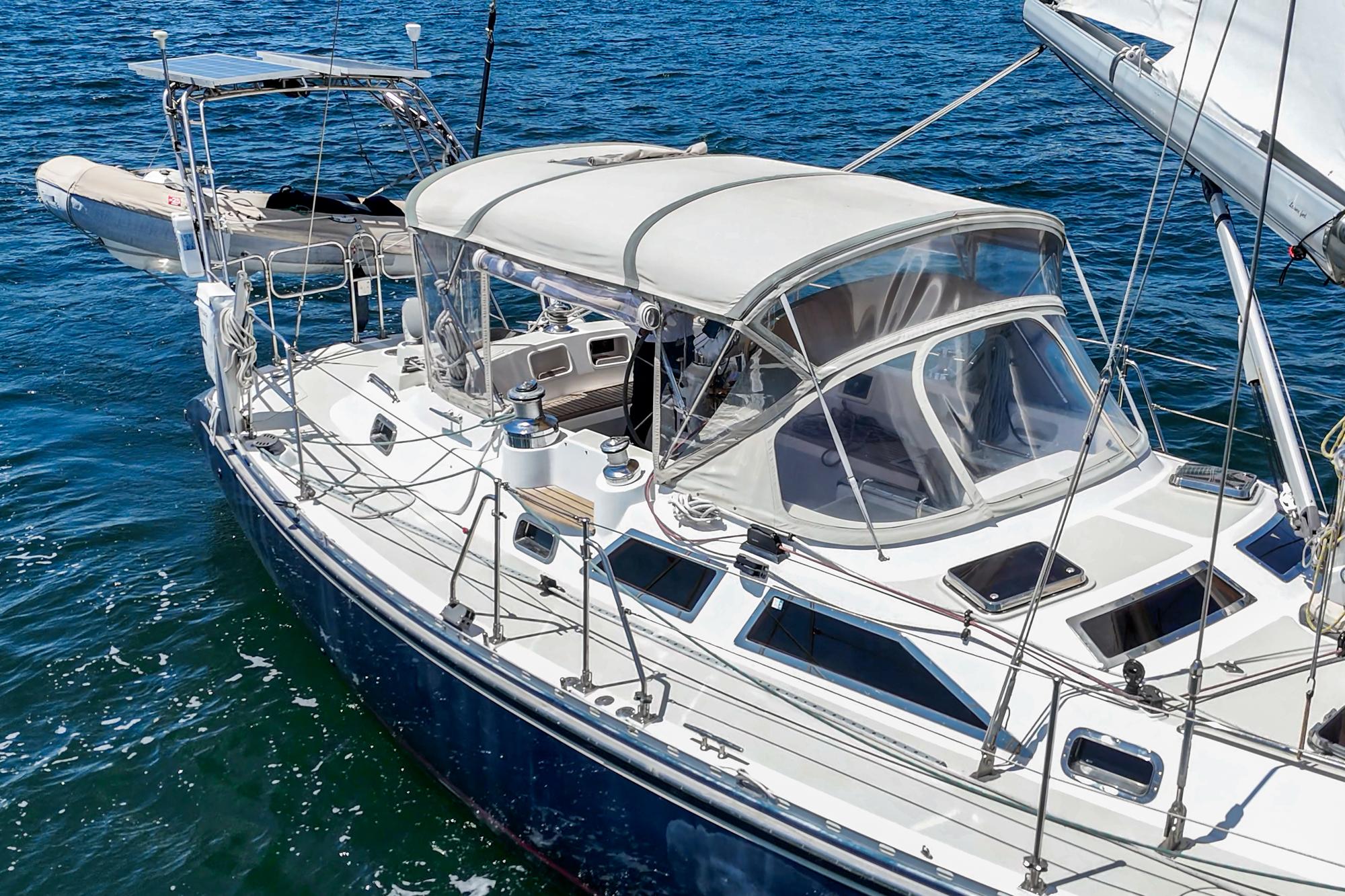 2001 Hylas 49 