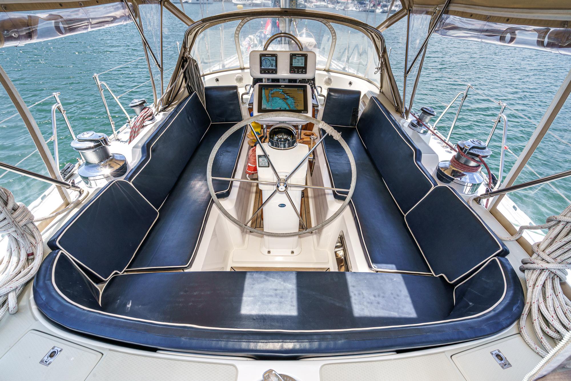 2001 Hylas 49 