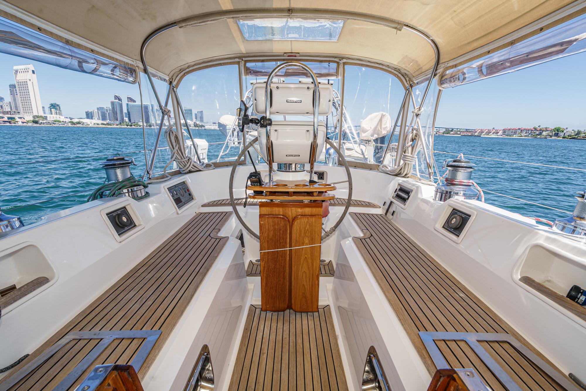2001 Hylas 49 