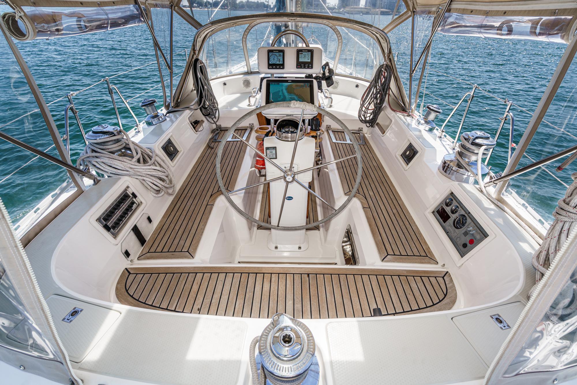 2001 Hylas 49 