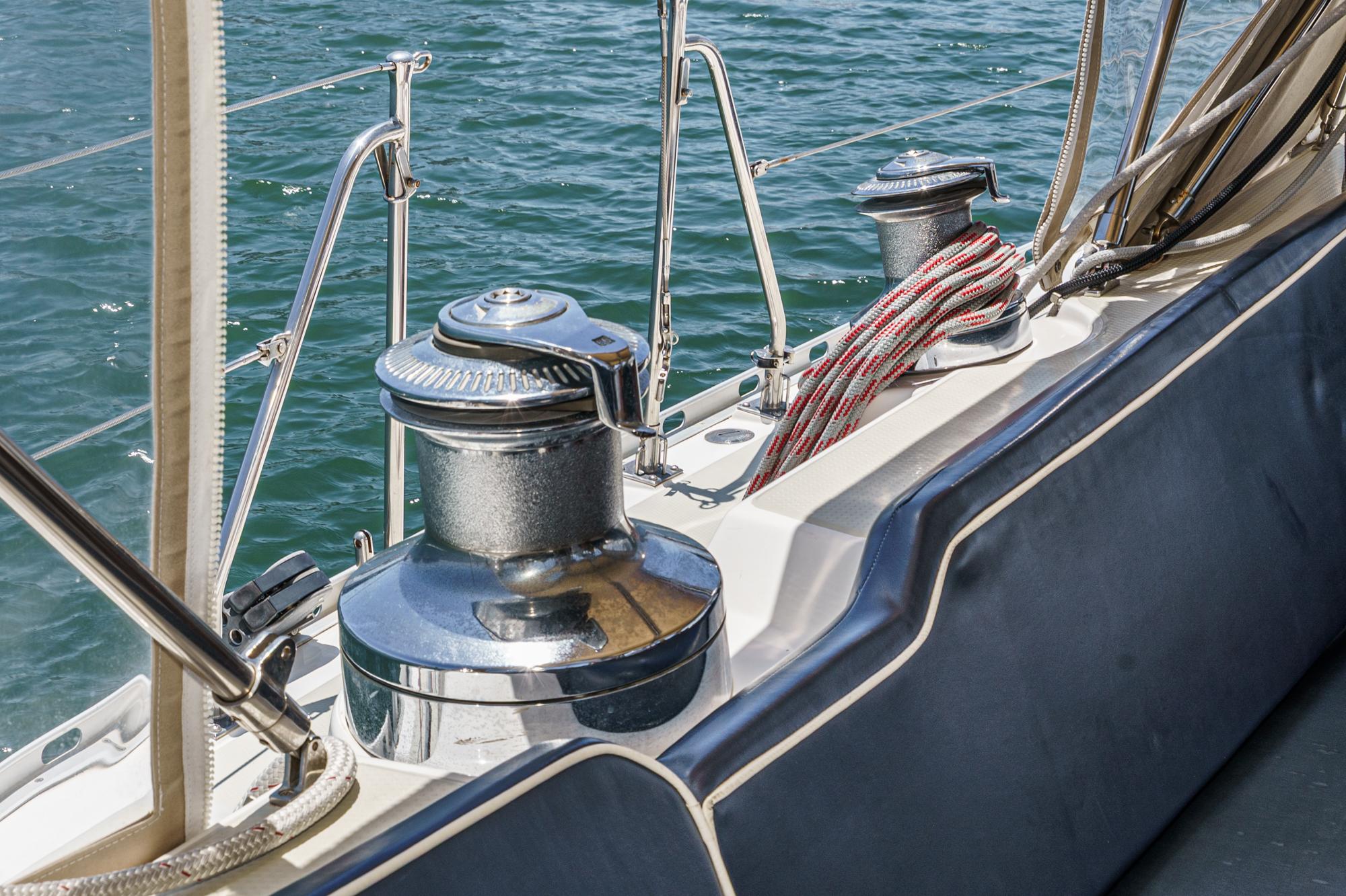 2001 Hylas 49 