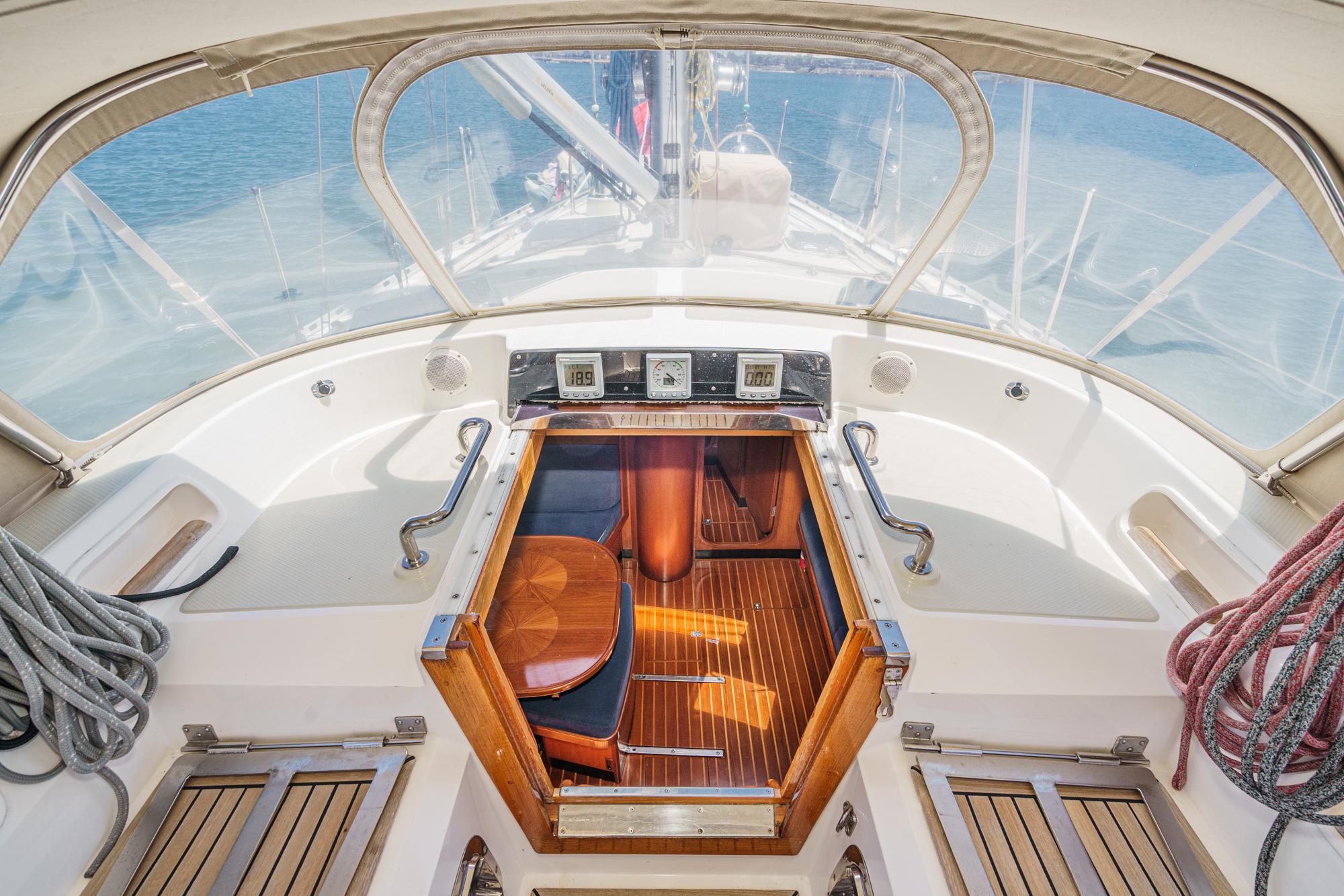 2001 Hylas 49 