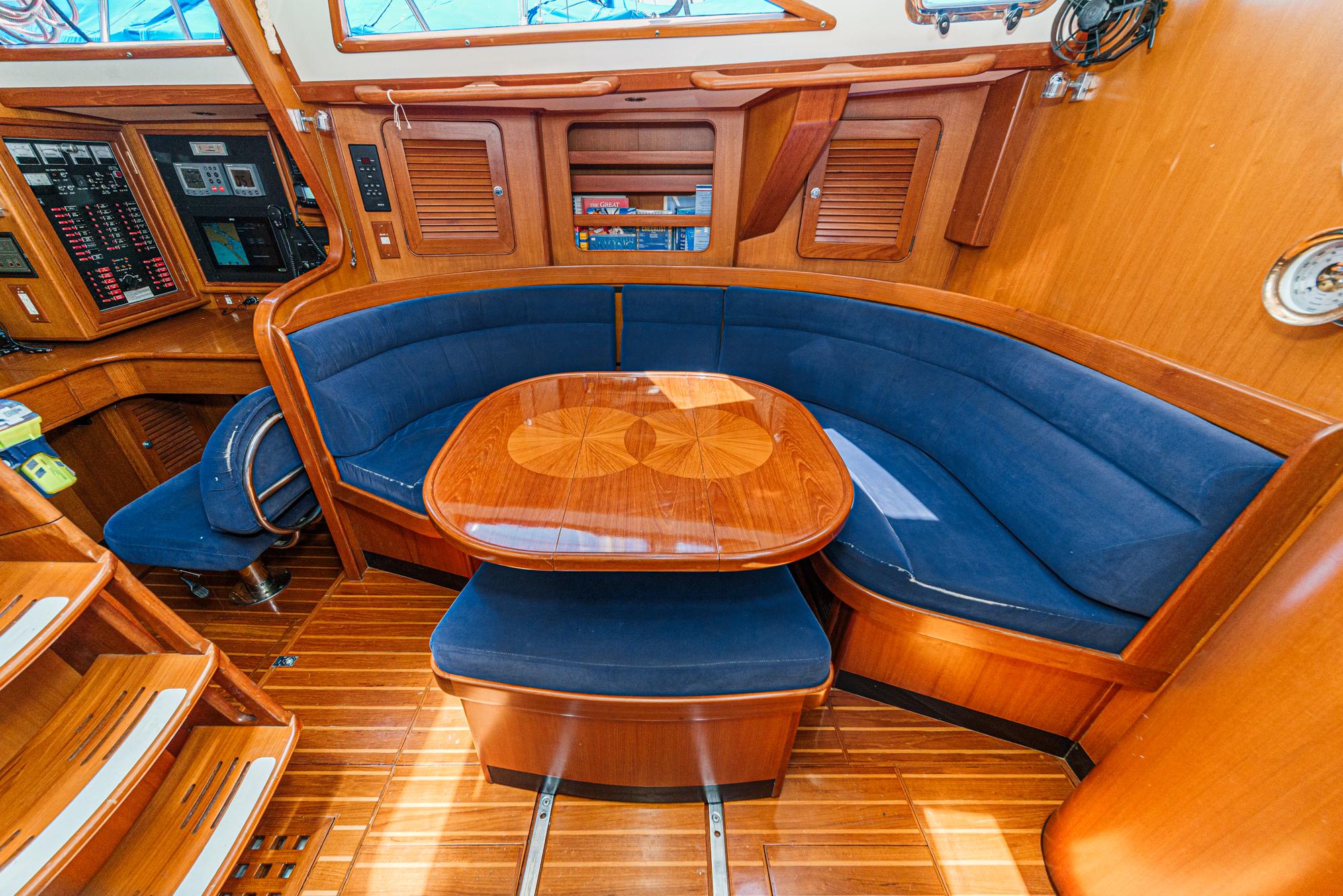 2001 Hylas 49 