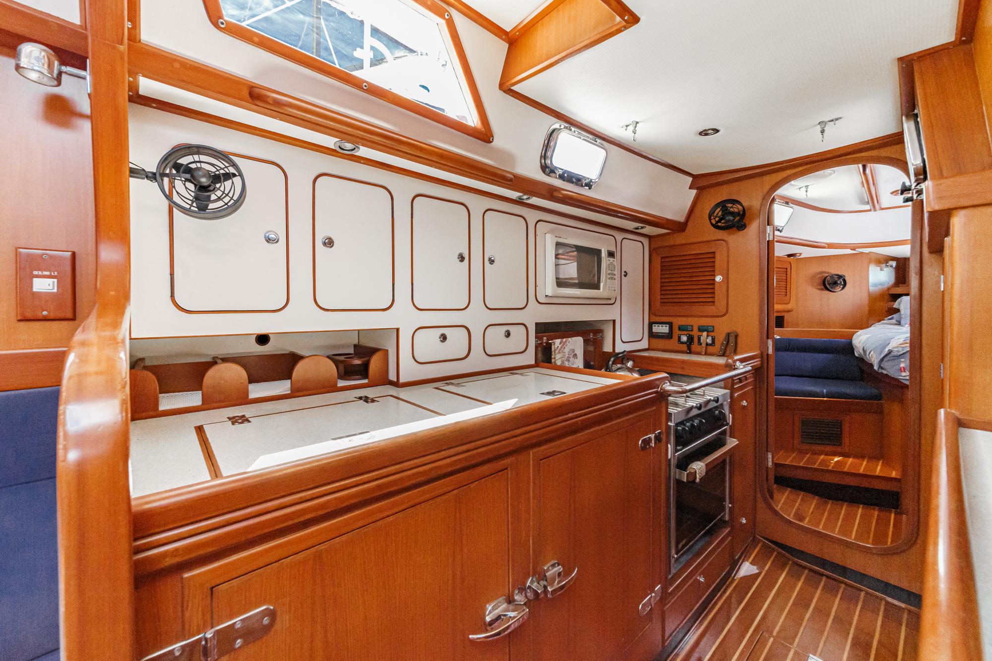 2001 Hylas 49 