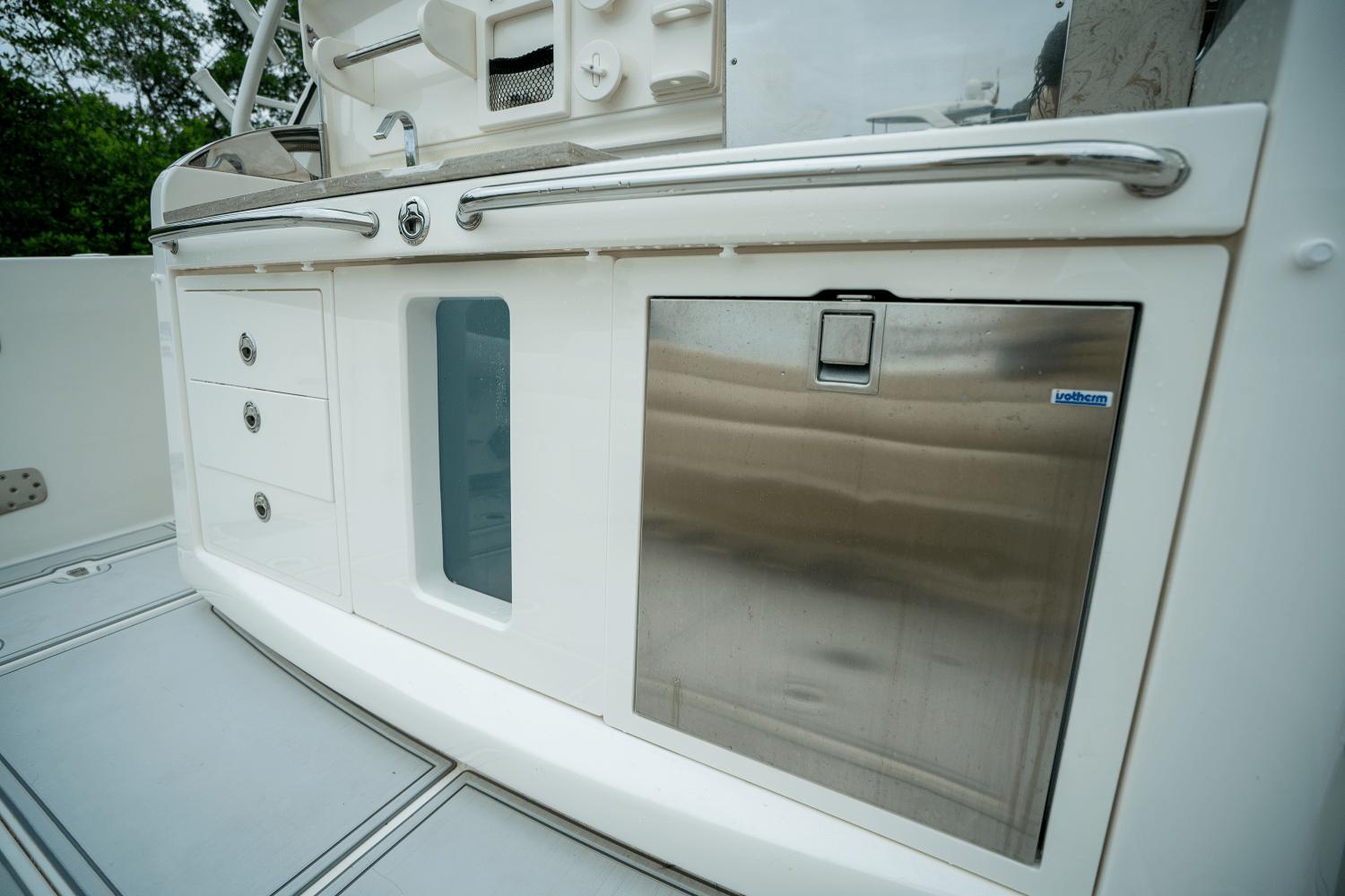 2018-boston-whaler-420-outrage-power-9718320-982300193-0-120620251145-5