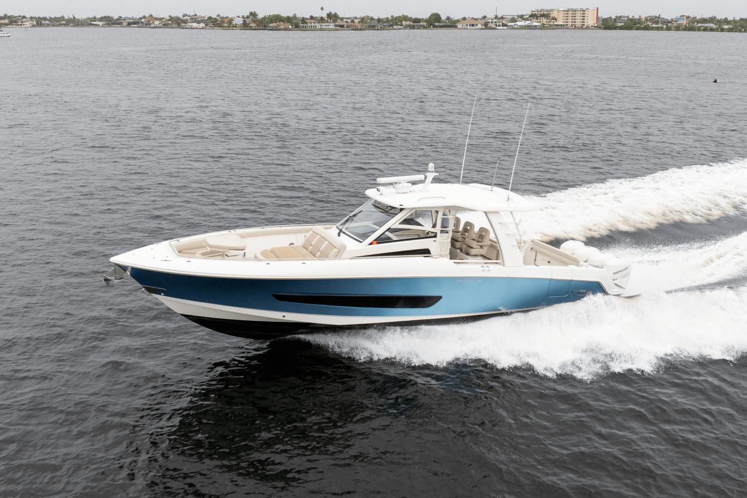 2018-boston-whaler-420-outrage-power-9718320-982300194-0-120620251145-33