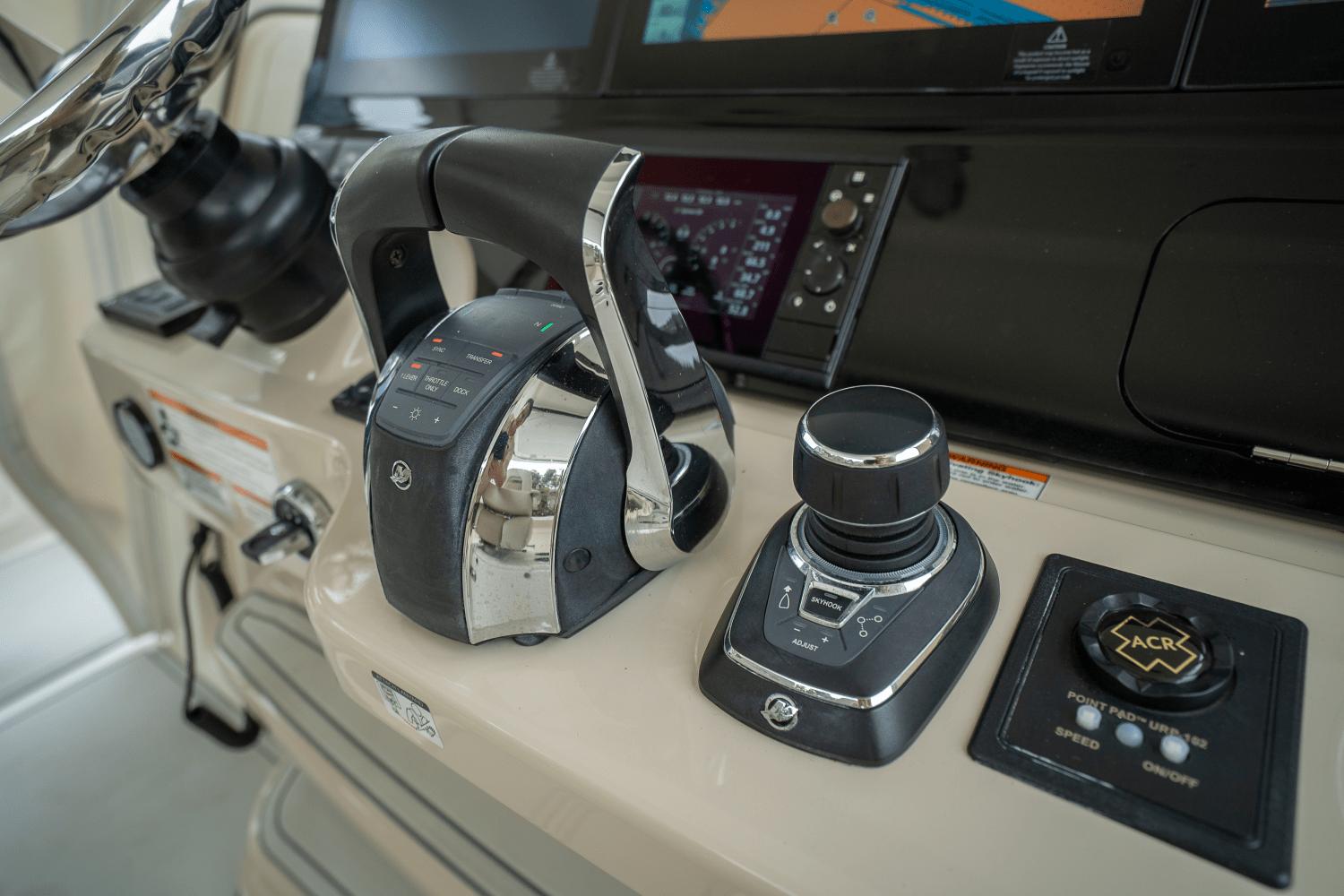 2018-boston-whaler-420-outrage-power-9718320-982300210-0-120620251145-13
