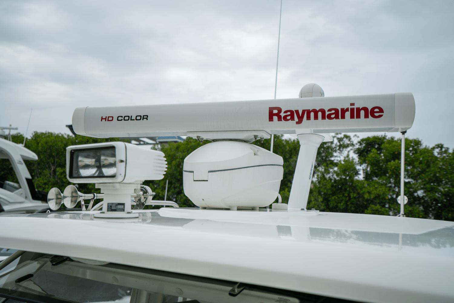 2018-boston-whaler-420-outrage-power-9718320-982300211-0-120620251145-11