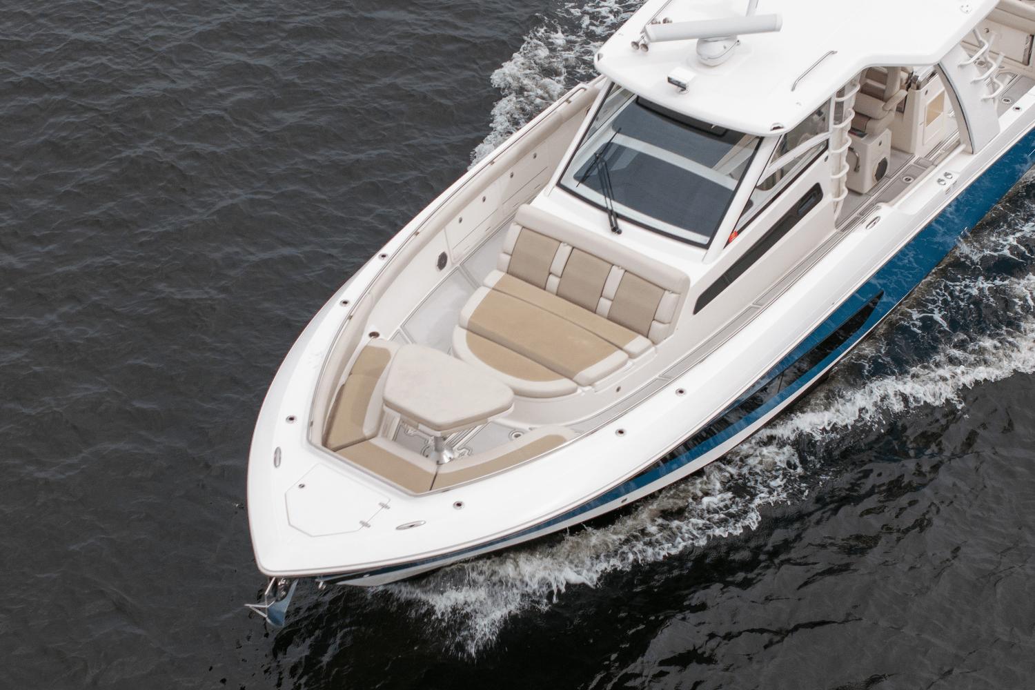 2018-boston-whaler-420-outrage-power-9718320-982300217-0-120620251145-36