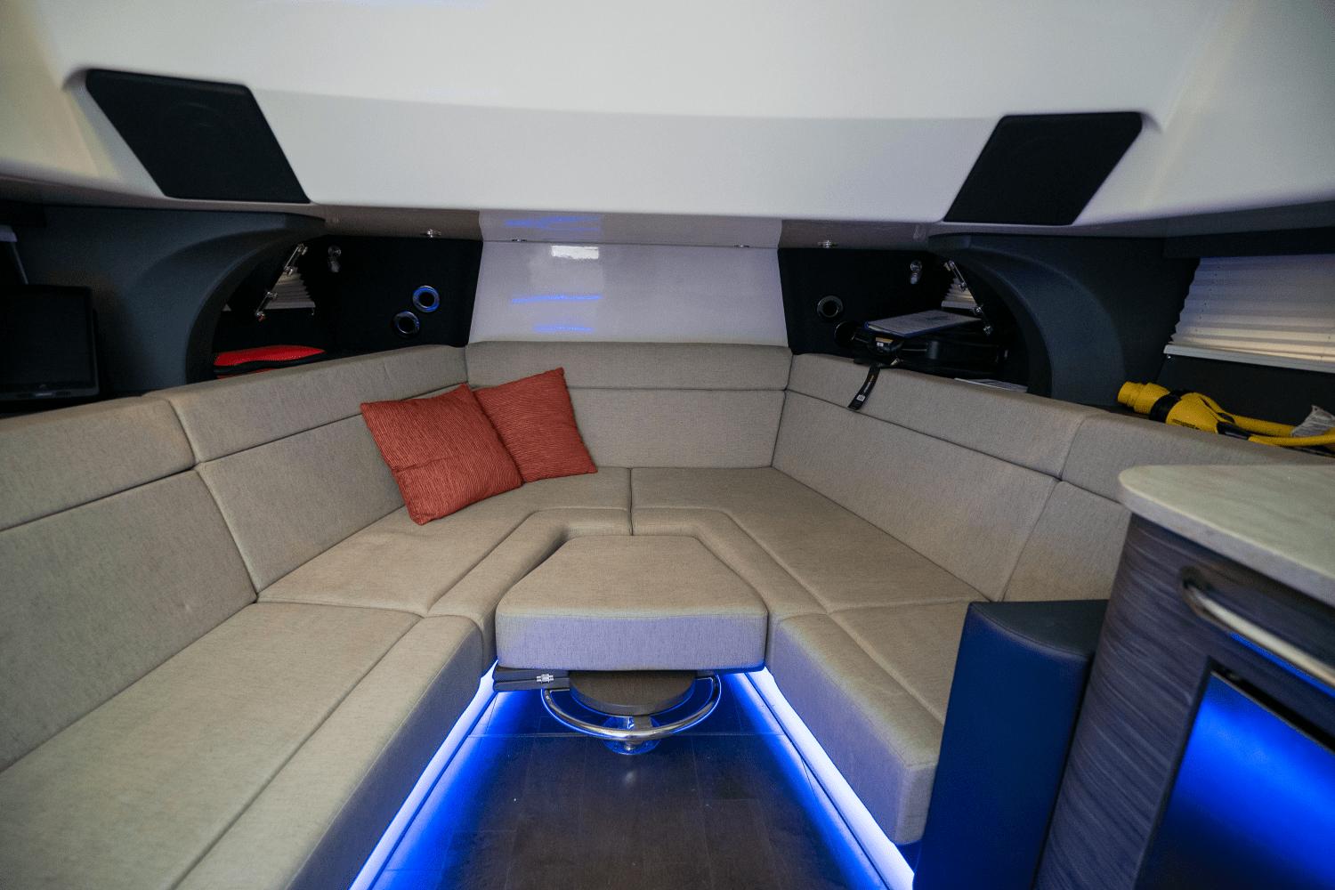 2018-boston-whaler-420-outrage-power-9718320-982300221-0-120620251145-25