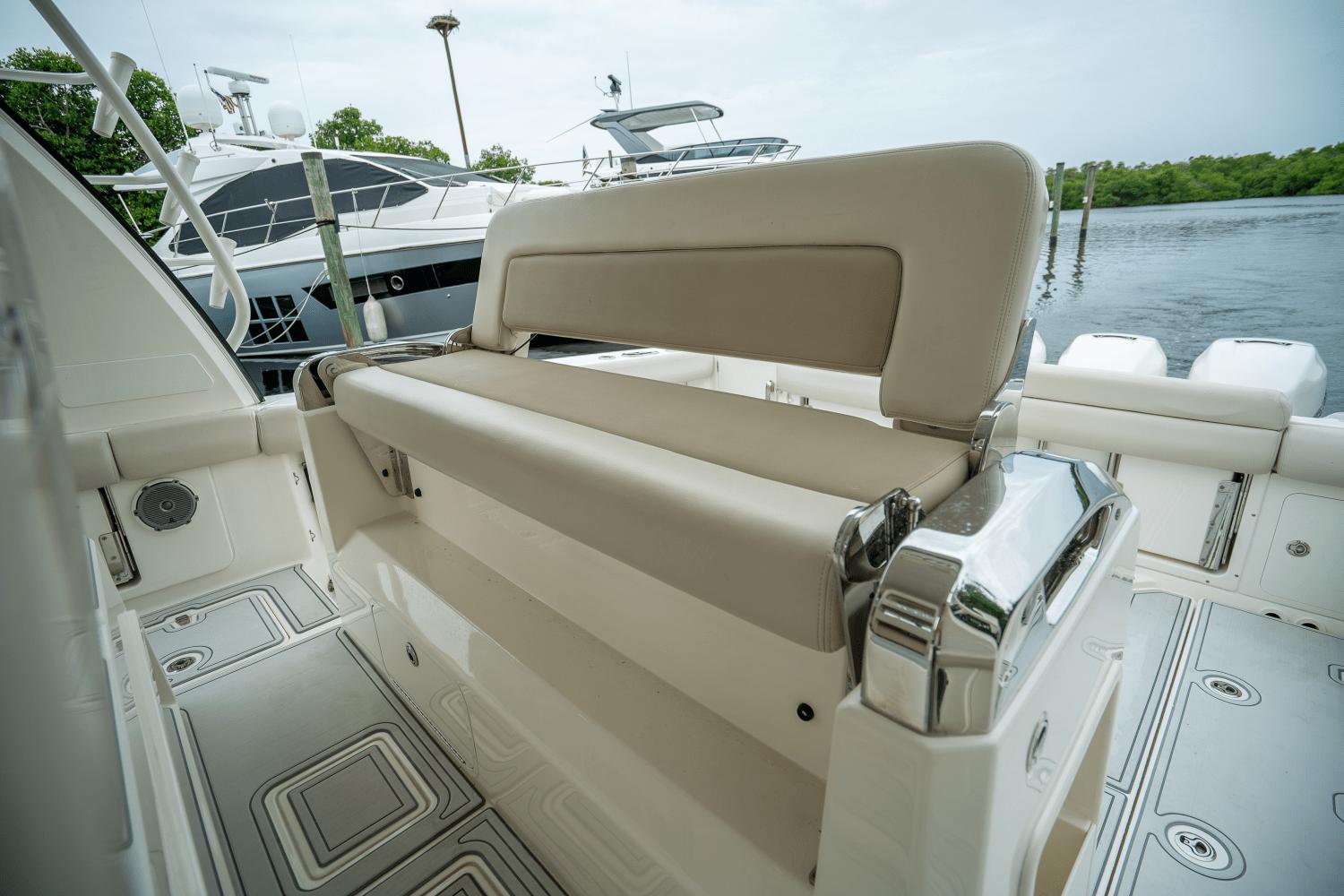 2018-boston-whaler-420-outrage-power-9718320-982300228-0-120620251145-0