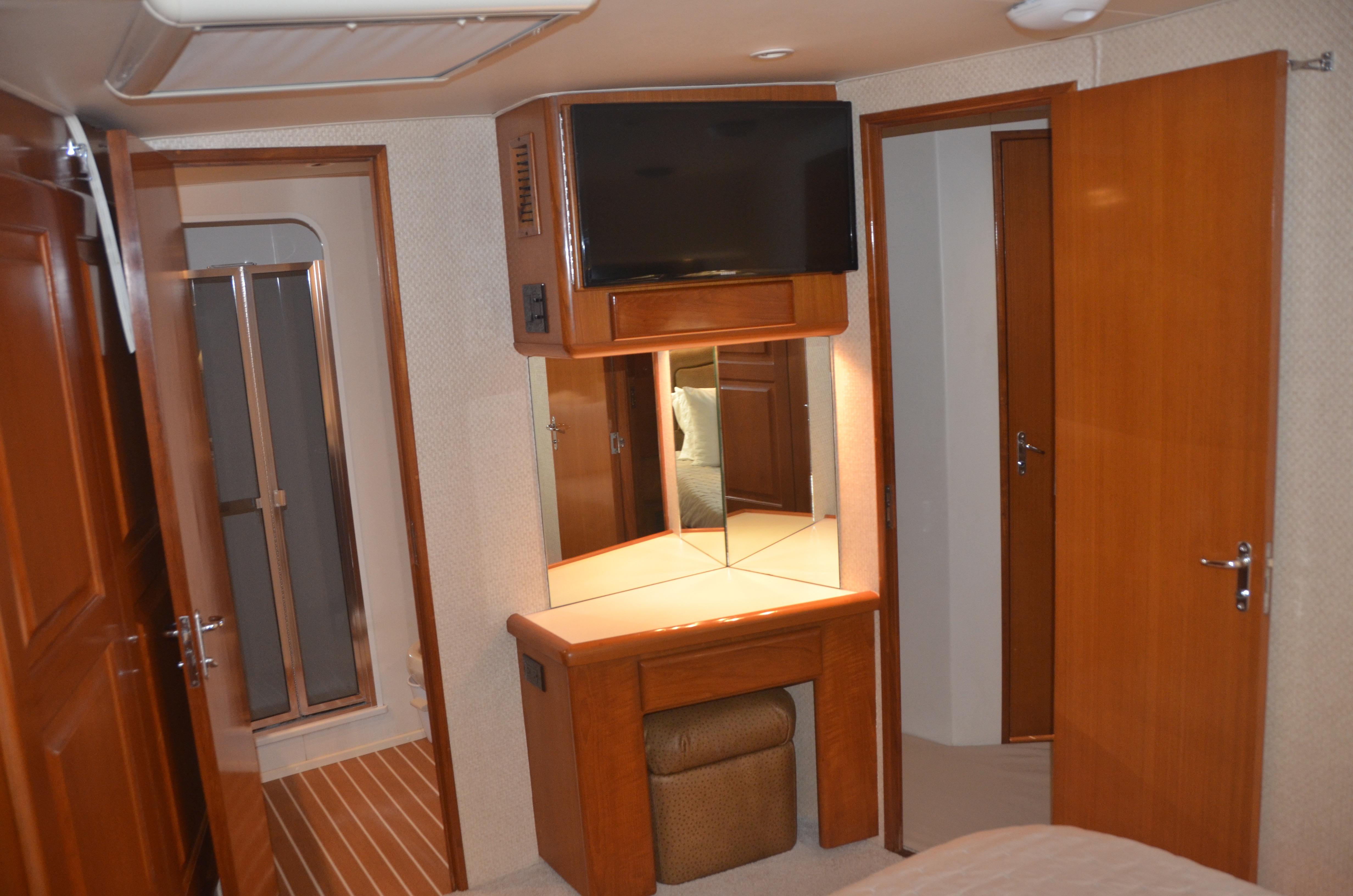 Viking 58 La Trinita-Master Stateroom