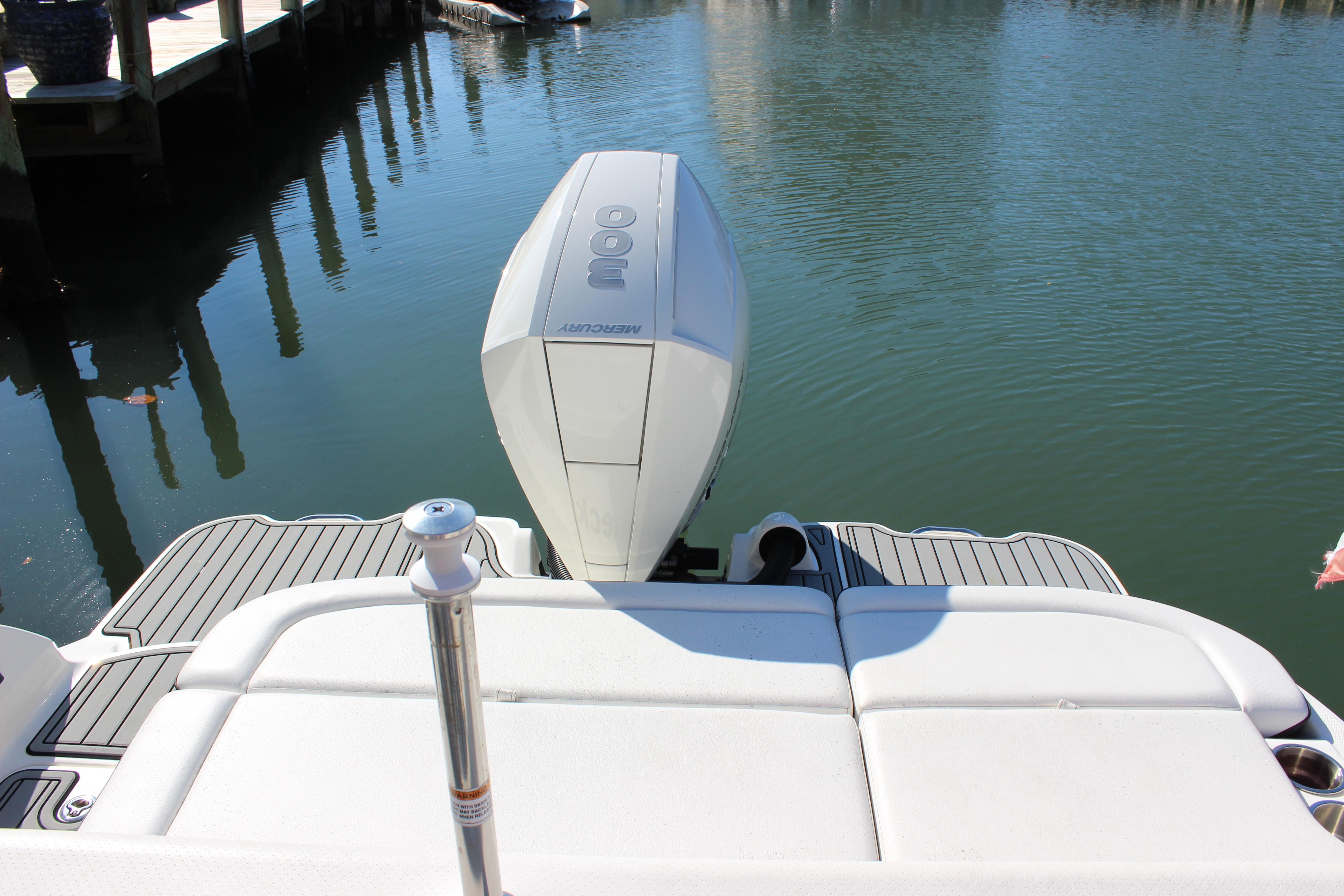 2020 Sea Ray 270 SDX-OB
