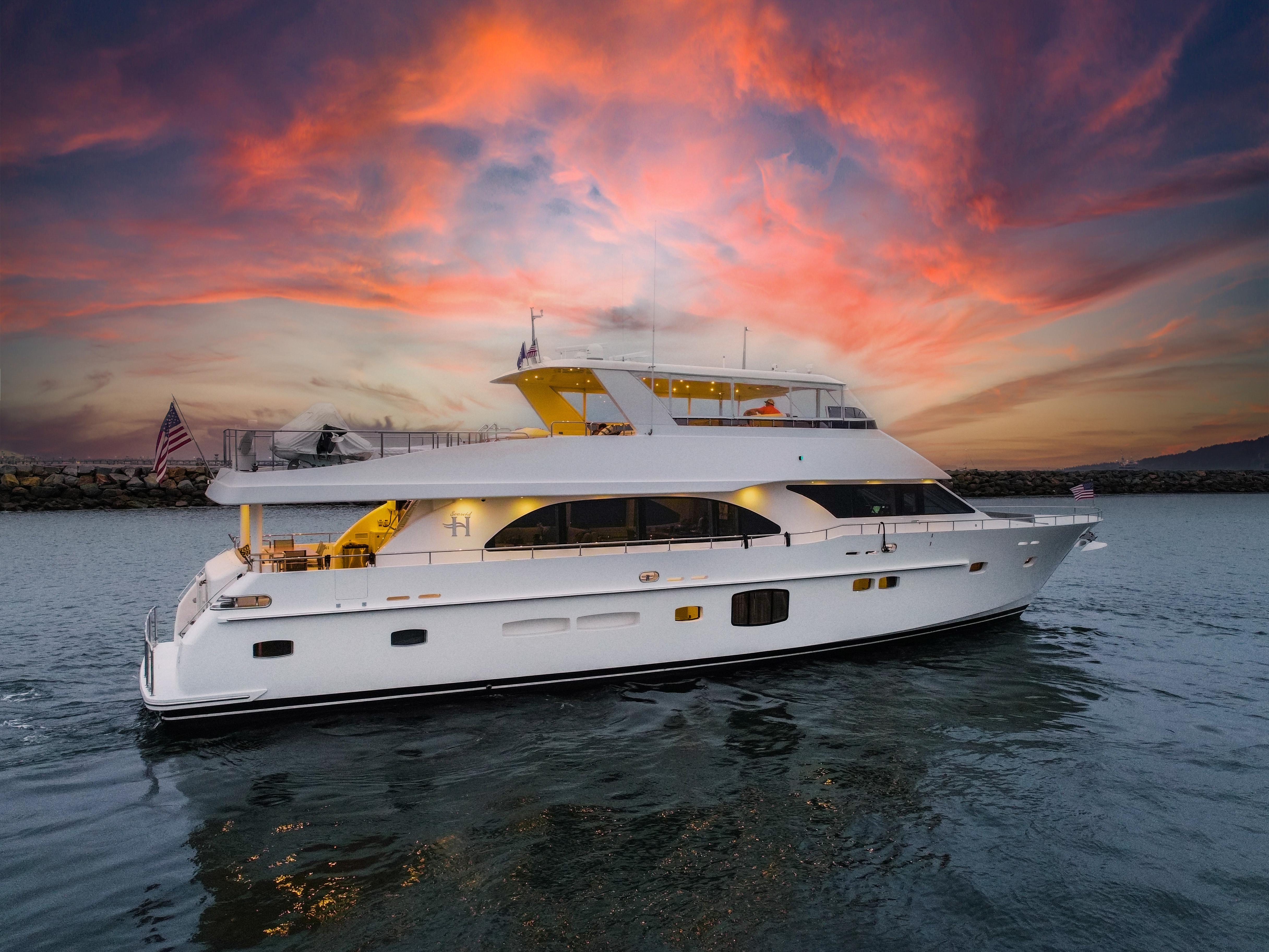 2016 Hargrave 95 Motor Yacht