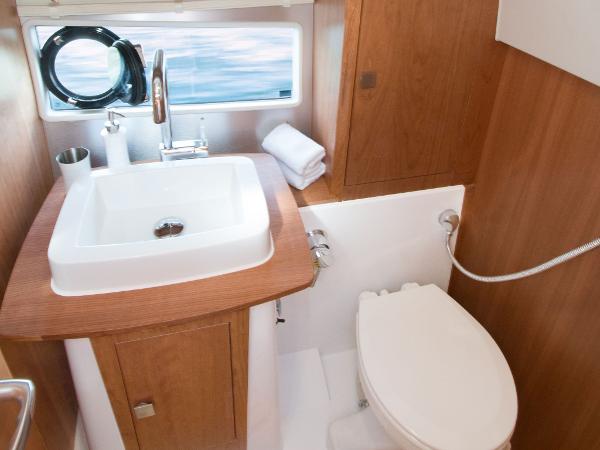 2020 Sealine C330