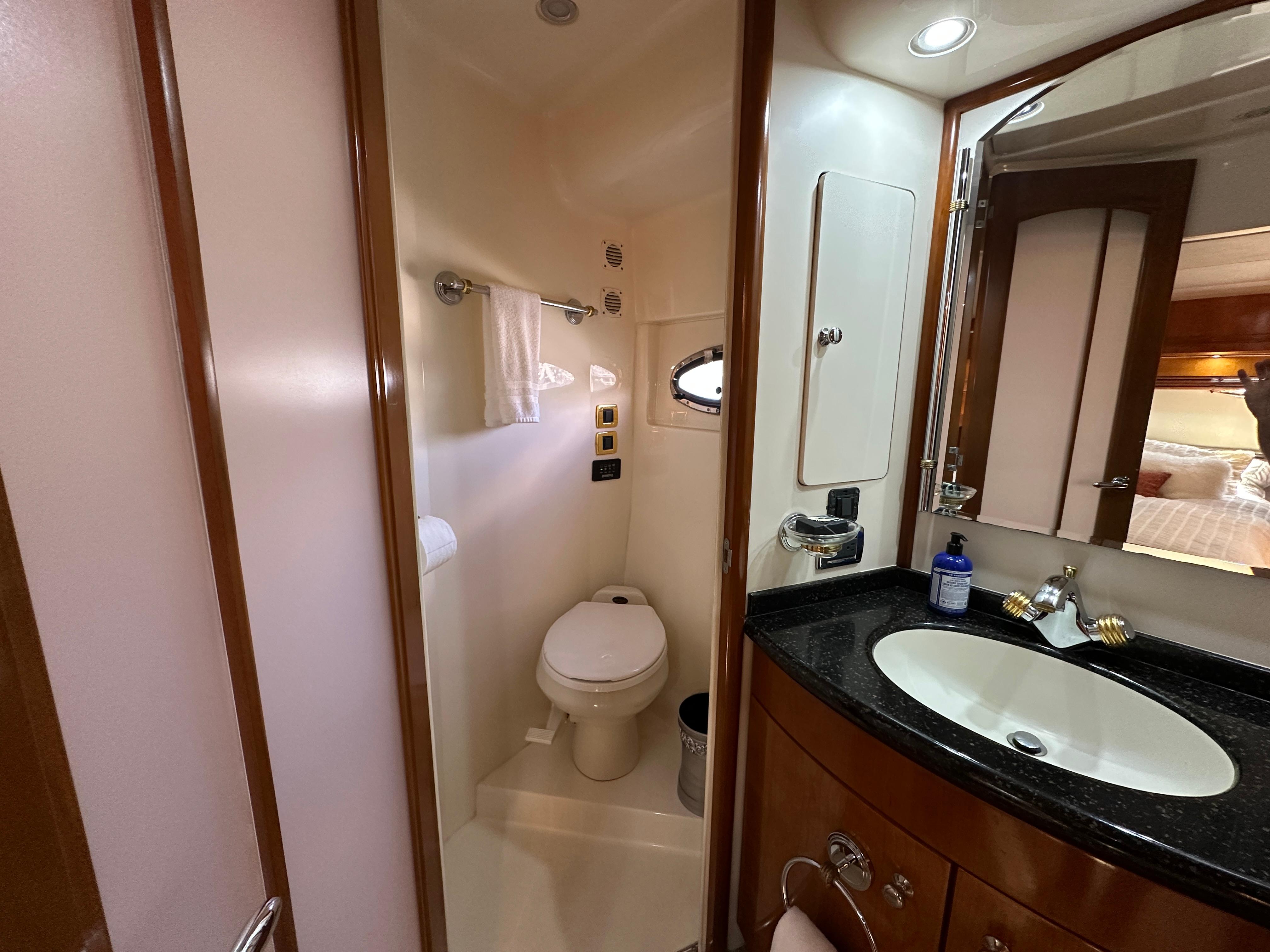 2001-carver-570-voyager-pilothouse-power-9768304-20250423101943269-1_XLARGE