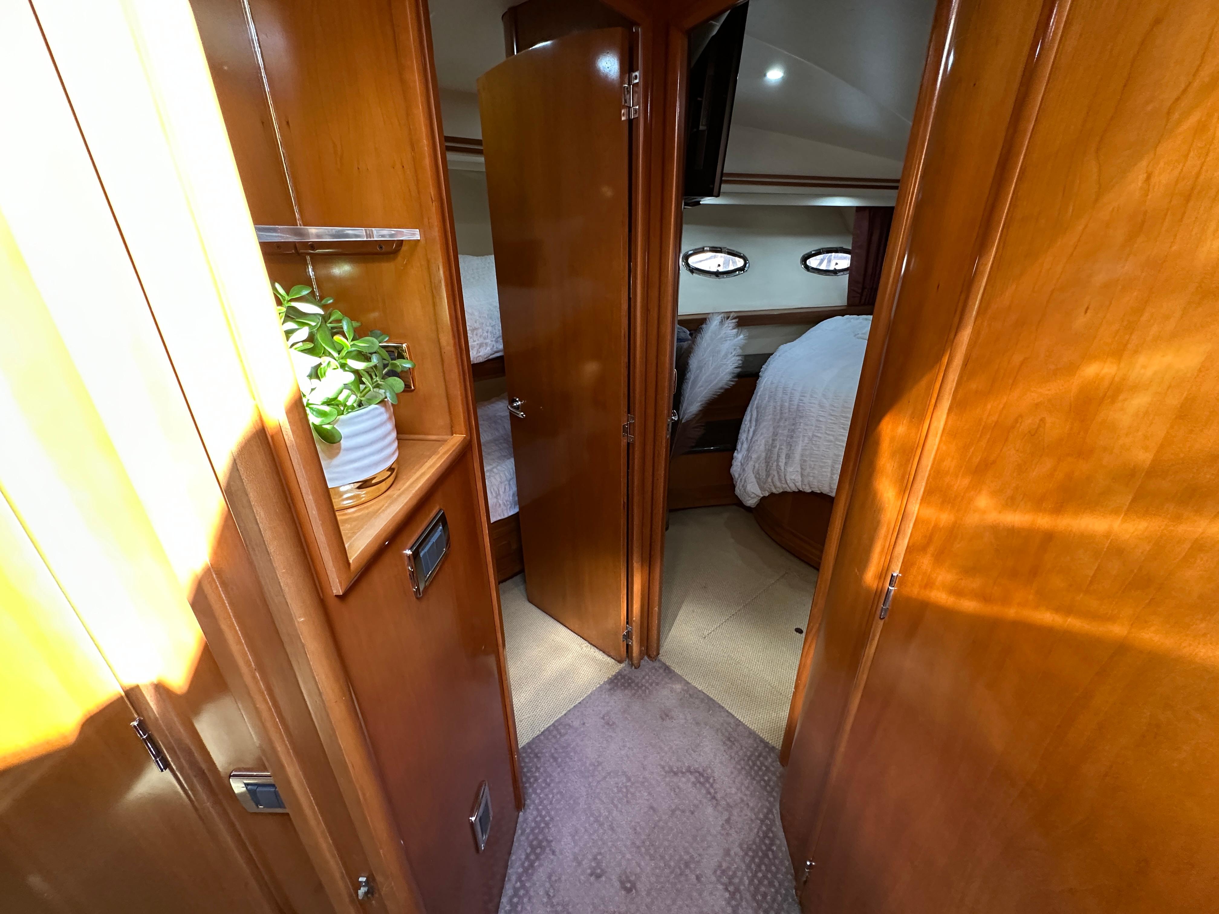 2001-carver-570-voyager-pilothouse-power-9768304-20250423101959095-1_XLARGE