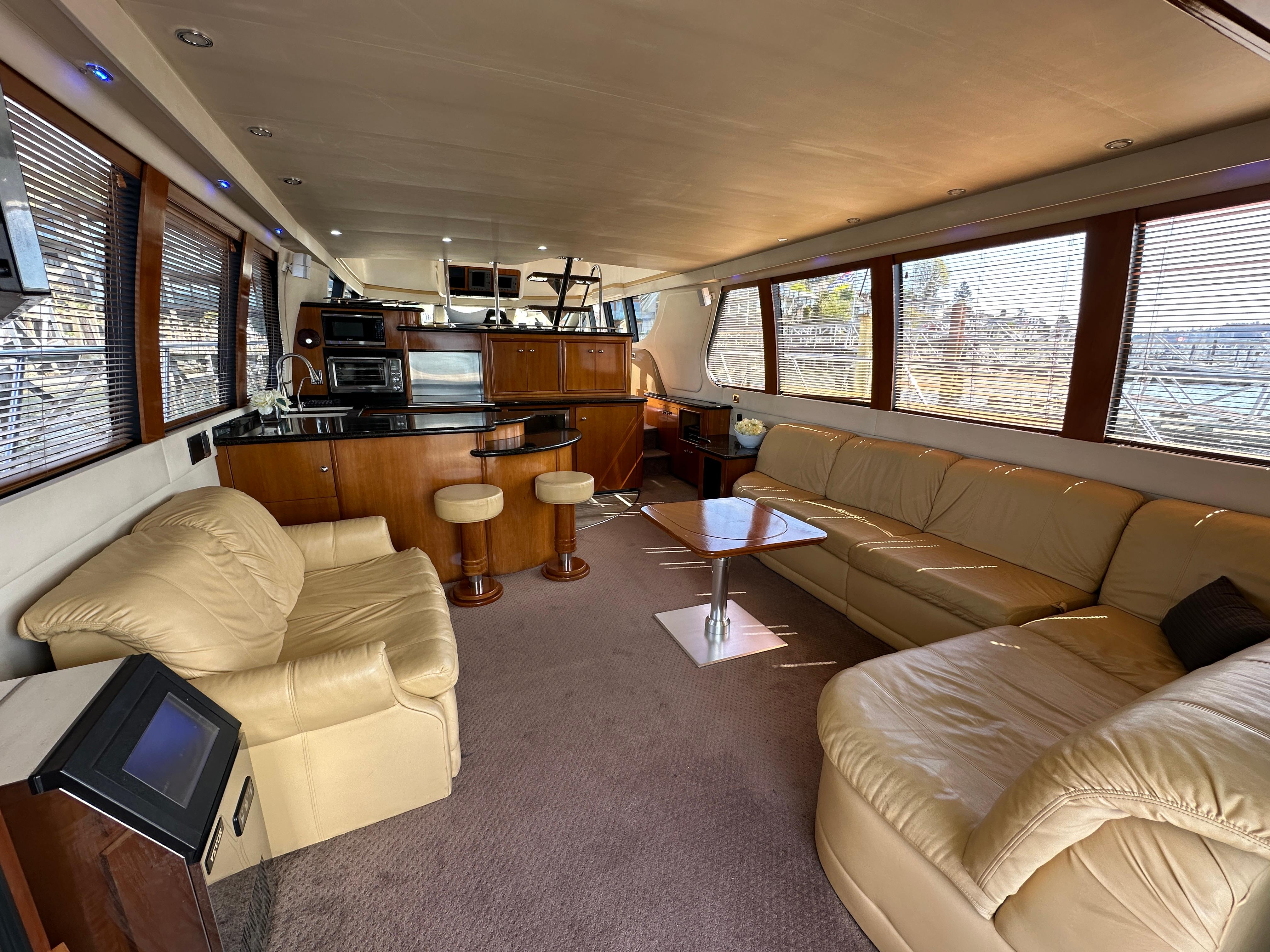 2001-carver-570-voyager-pilothouse-power-9768304-20250423103110621-1_XLARGE