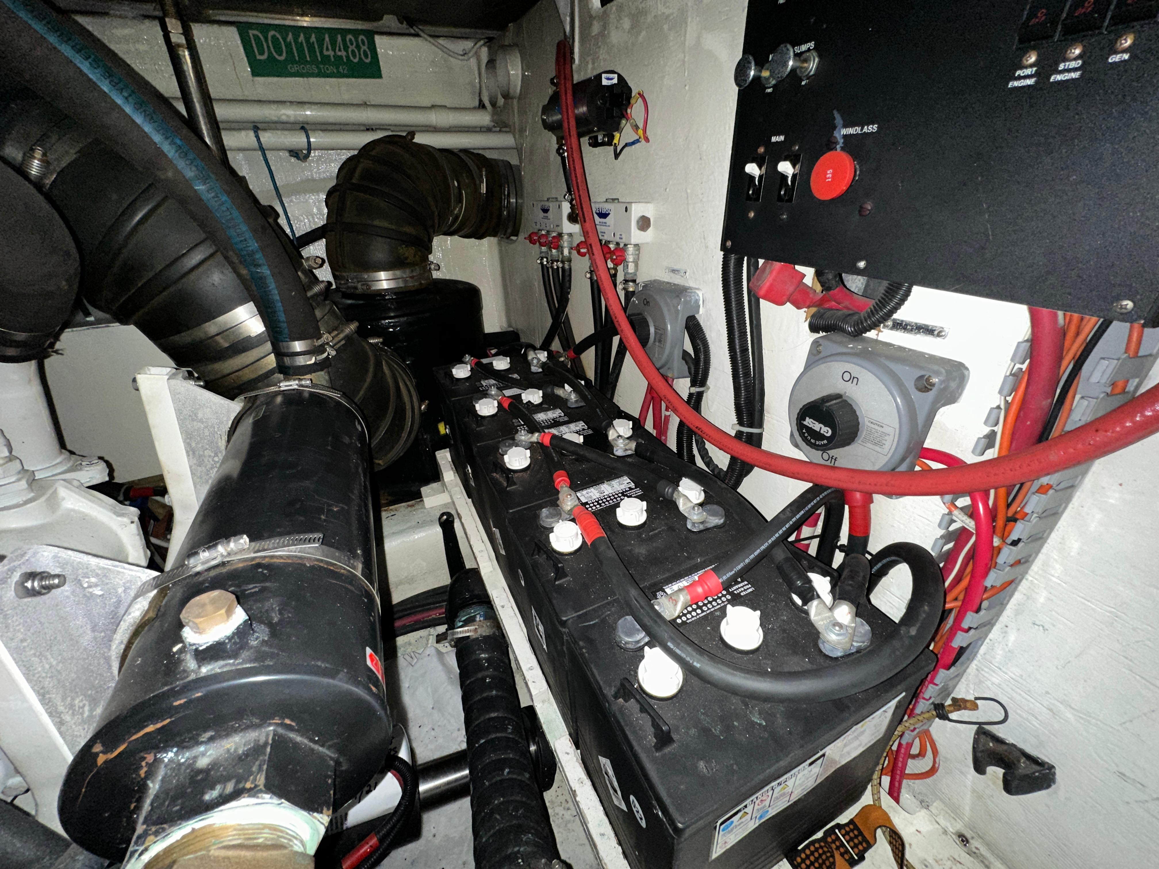2001-carver-570-voyager-pilothouse-power-9768304-20250423103213513-1_XLARGE