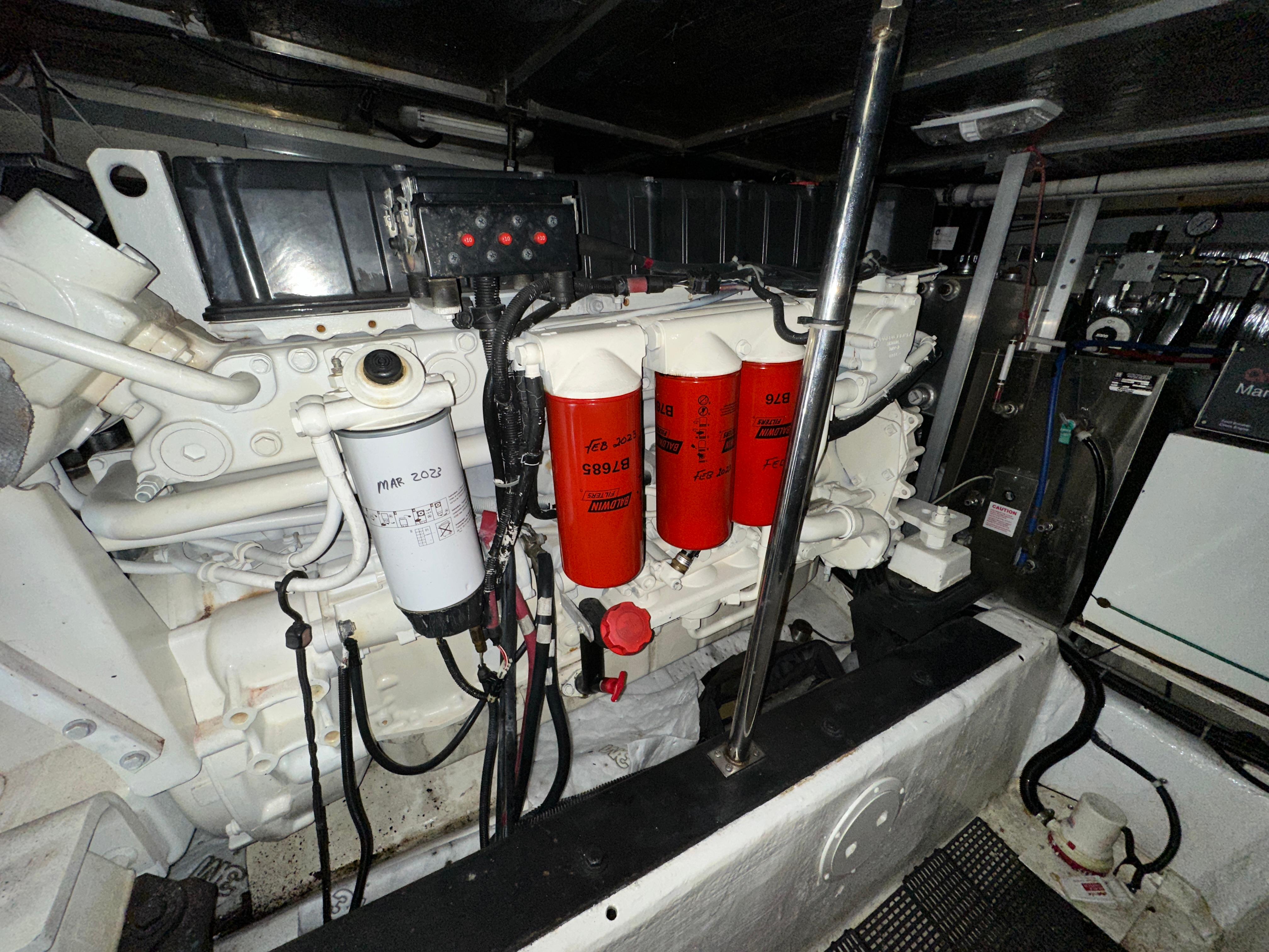 2001-carver-570-voyager-pilothouse-power-9768304-20250423103225525-1_XLARGE