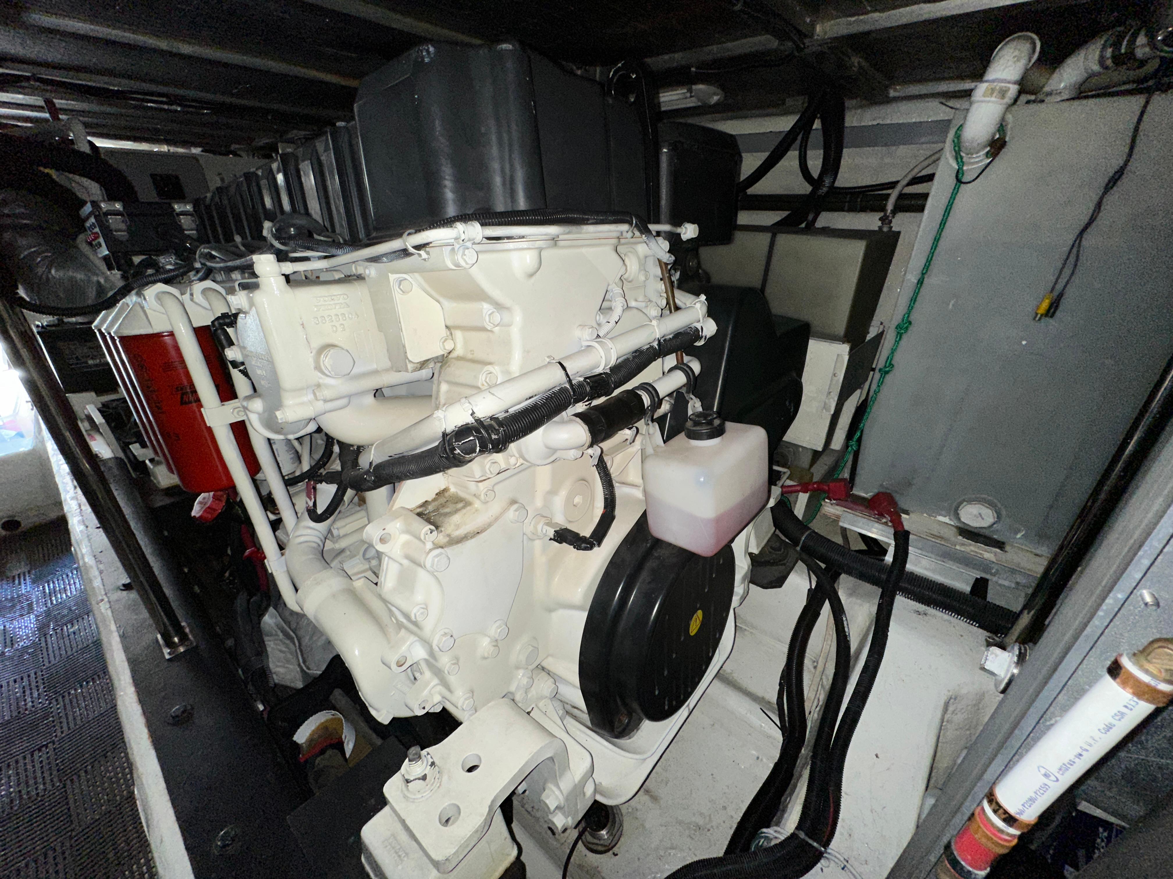 2001-carver-570-voyager-pilothouse-power-9768304-20250423103237581-1_XLARGE